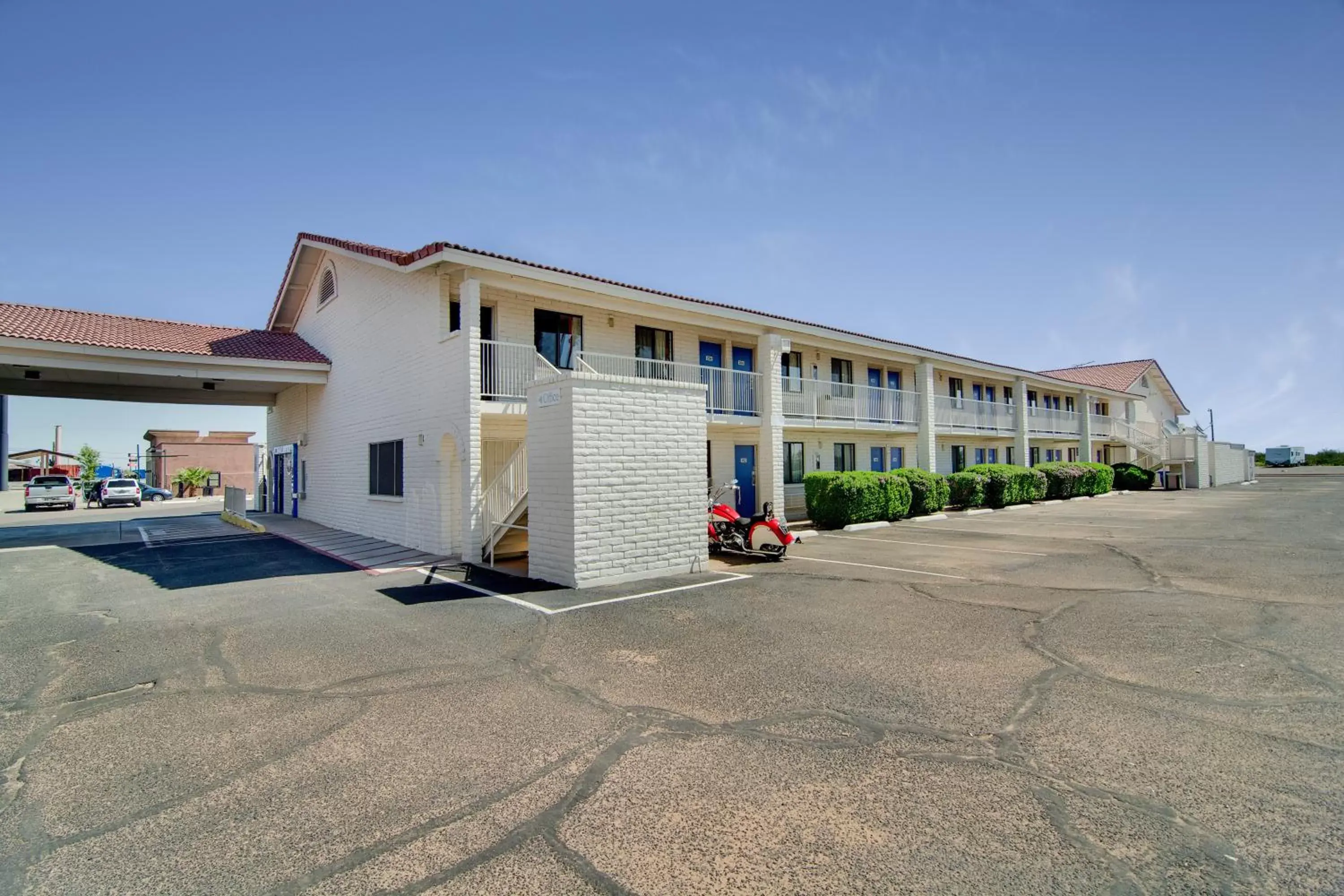 Facade/entrance, Property Building in Motel 6-Eloy, AZ - Casa Grande