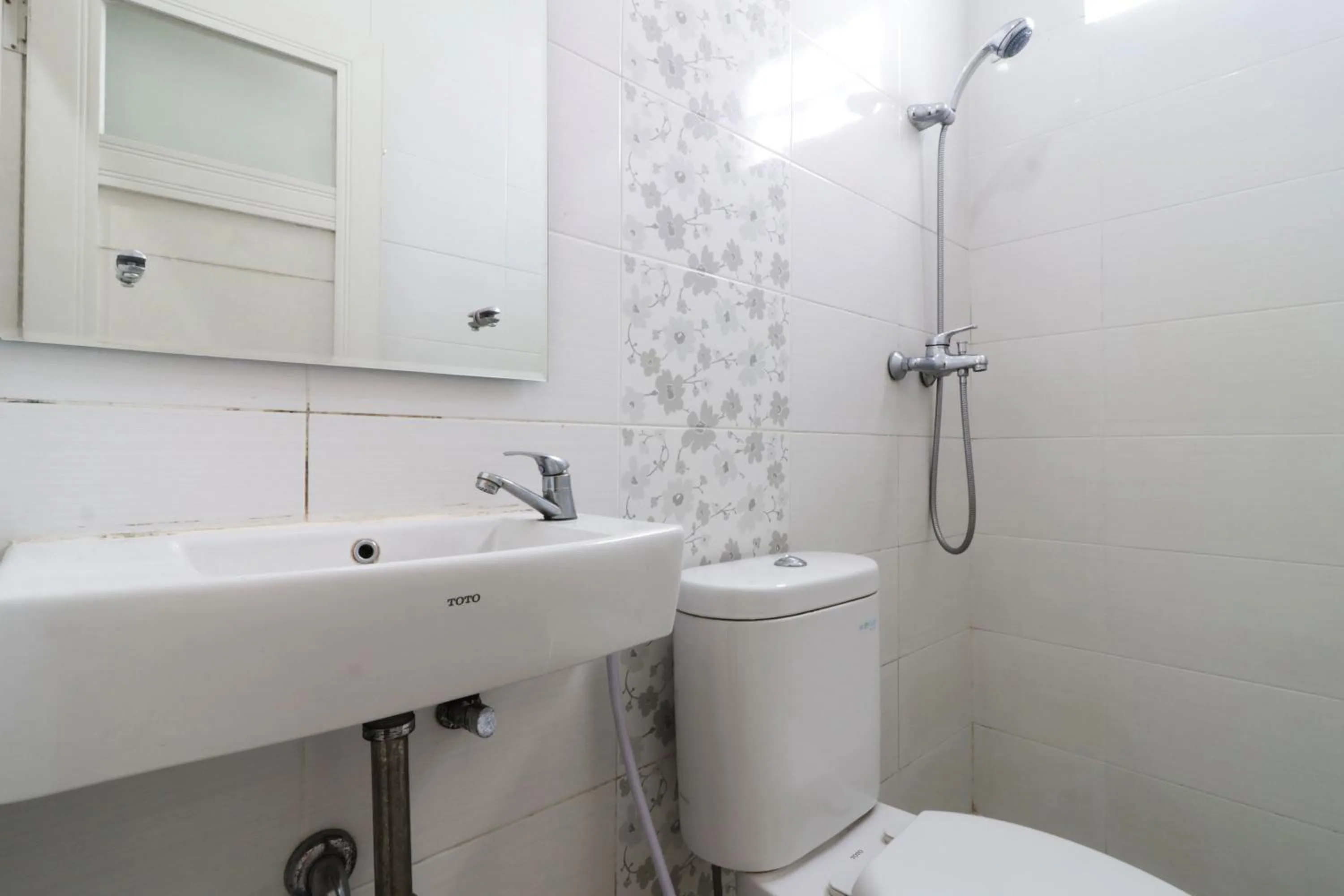 Bathroom in Jayagiri Guesthouse By Belgareti