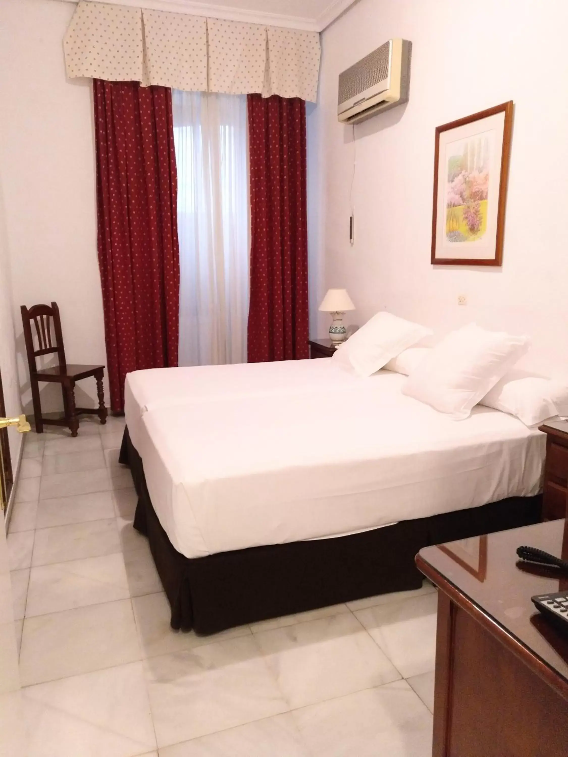 Double twin room ground floor in Hotel Simon Double twin room ground floor in Hotel Simon