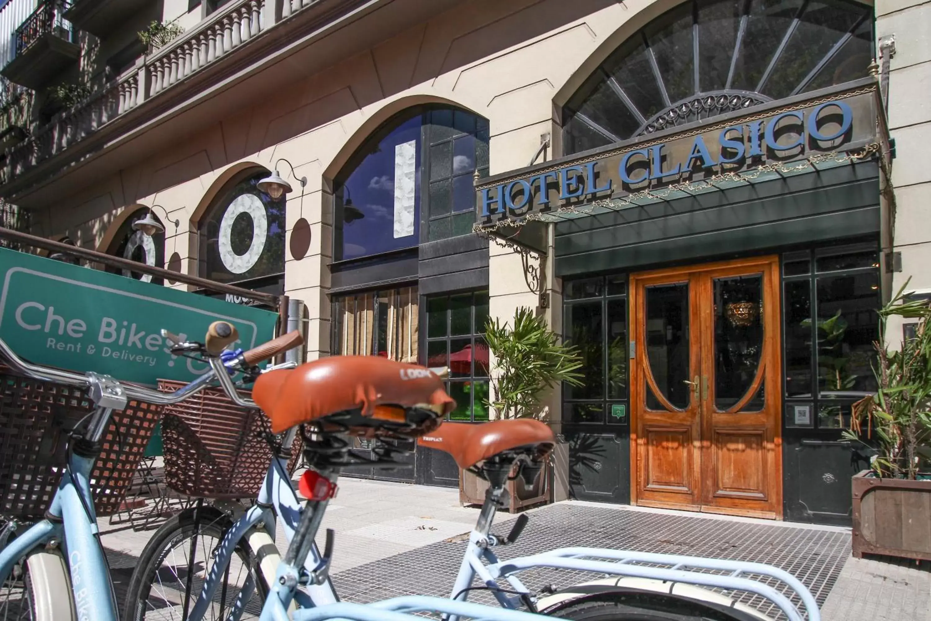 Facade/entrance in Hotel Clasico