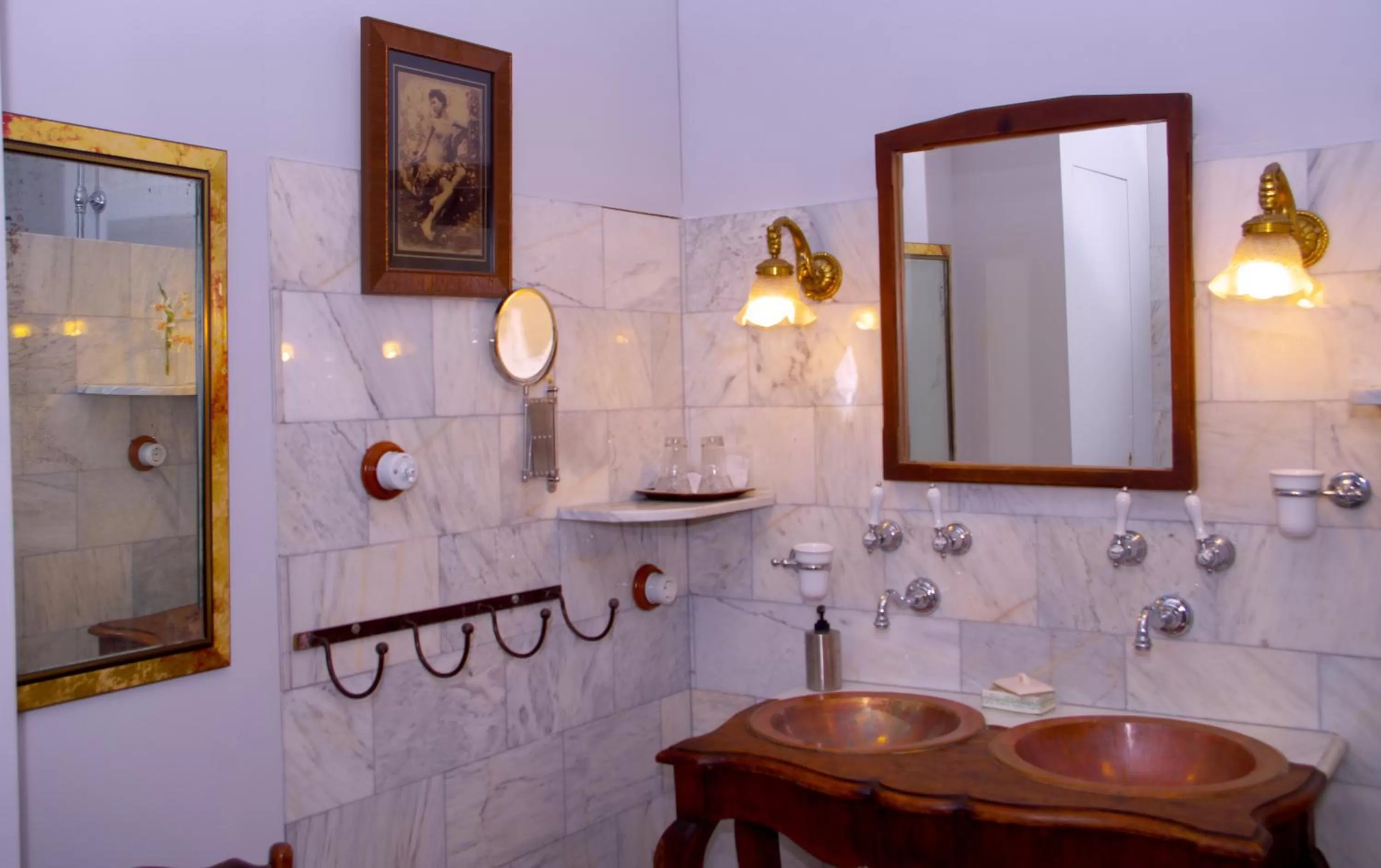 Bathroom in Olmitos 3 Hotel boutique, Casa-Palacio