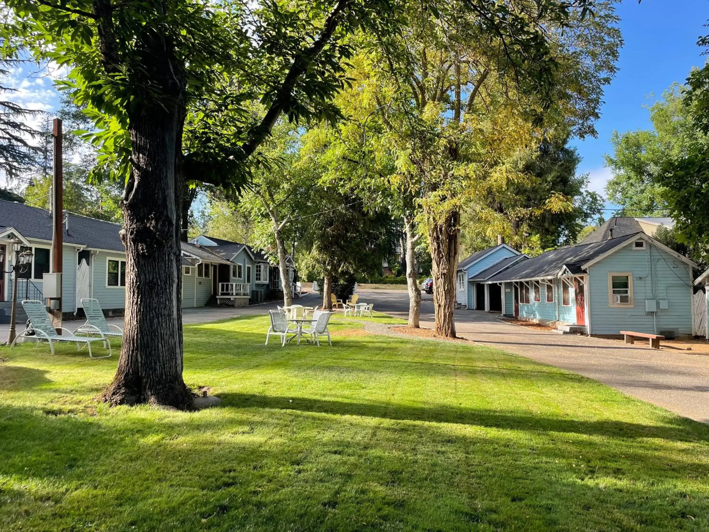 Garden, Property Building in Piety Hill Cottages