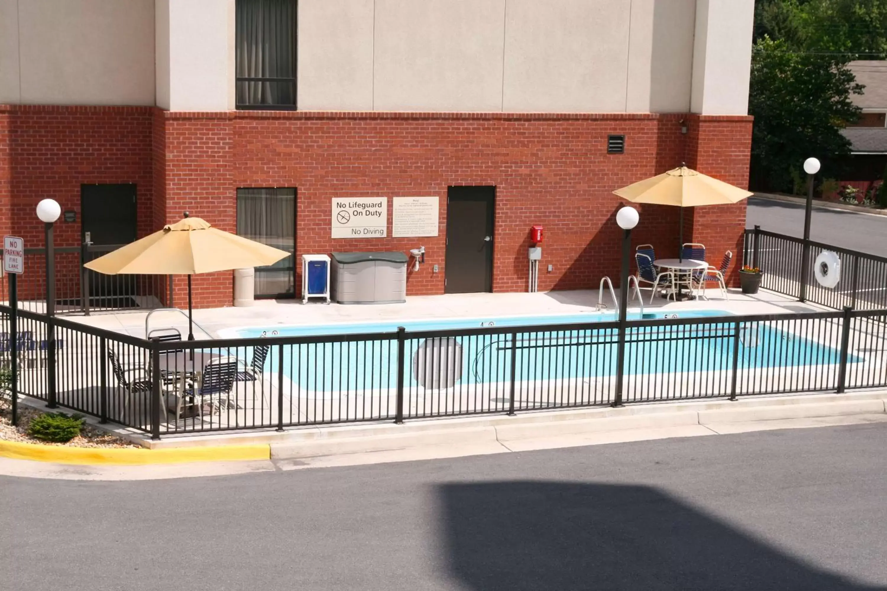 Pool view in Hampton Inn Inwood