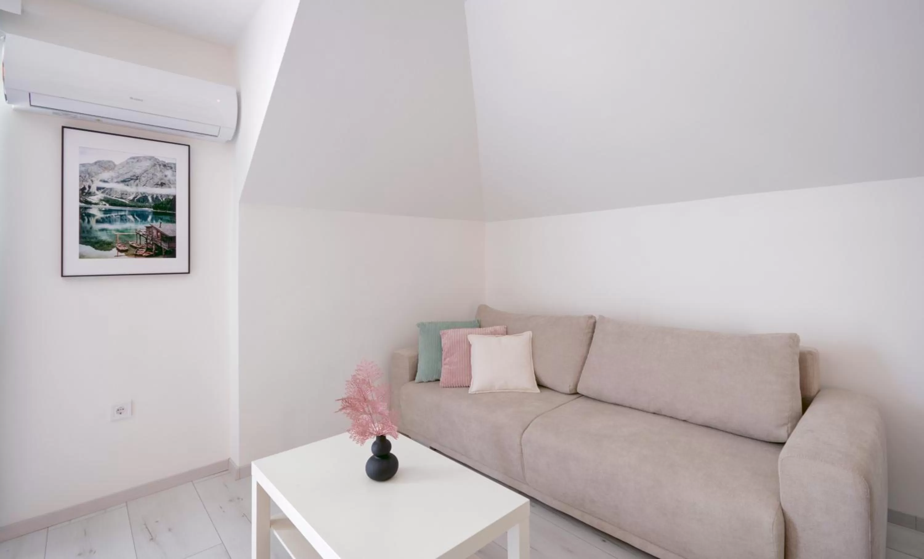 hair dresser in Villa Tara Bük