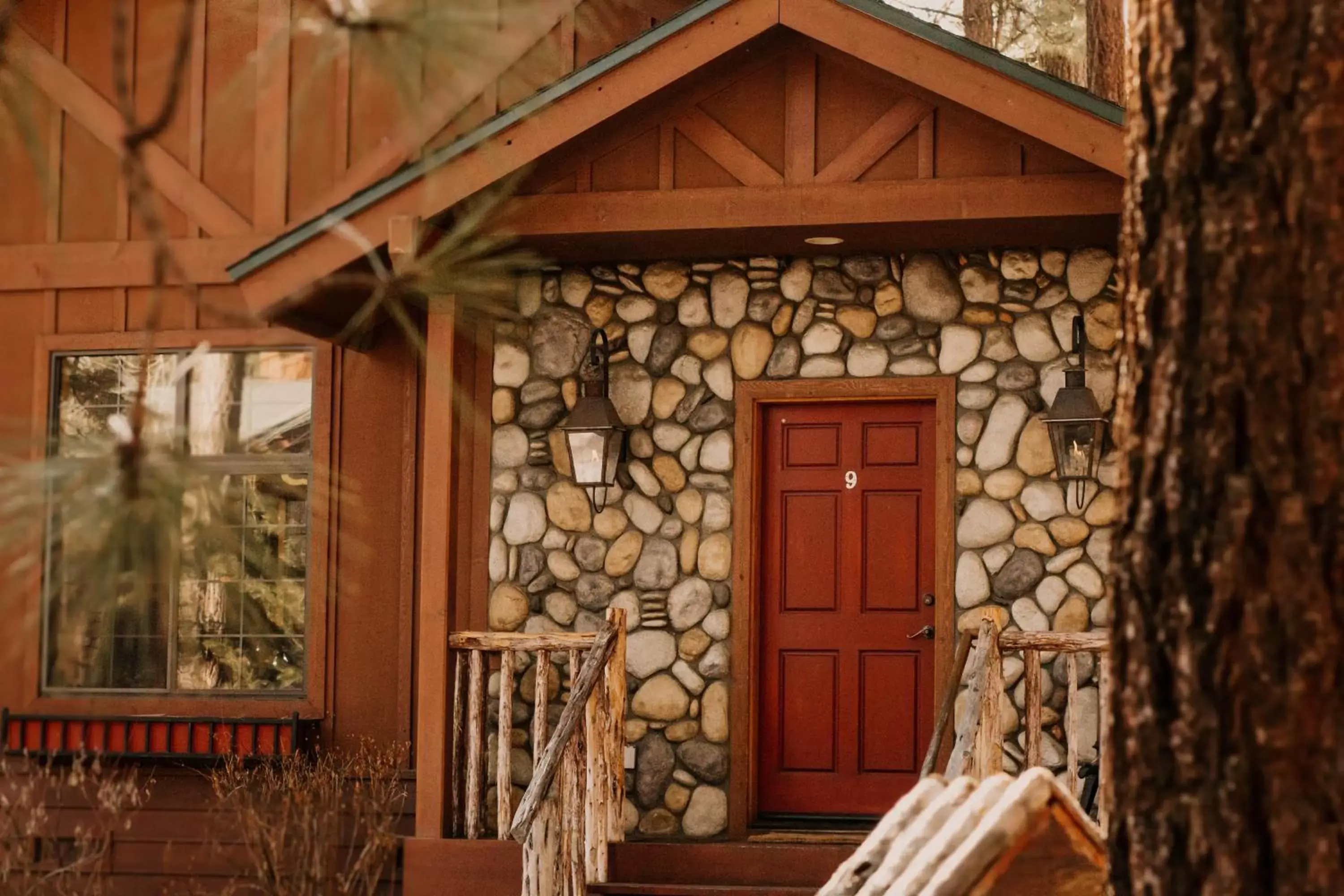 Facade/entrance in Black Bear Lodge