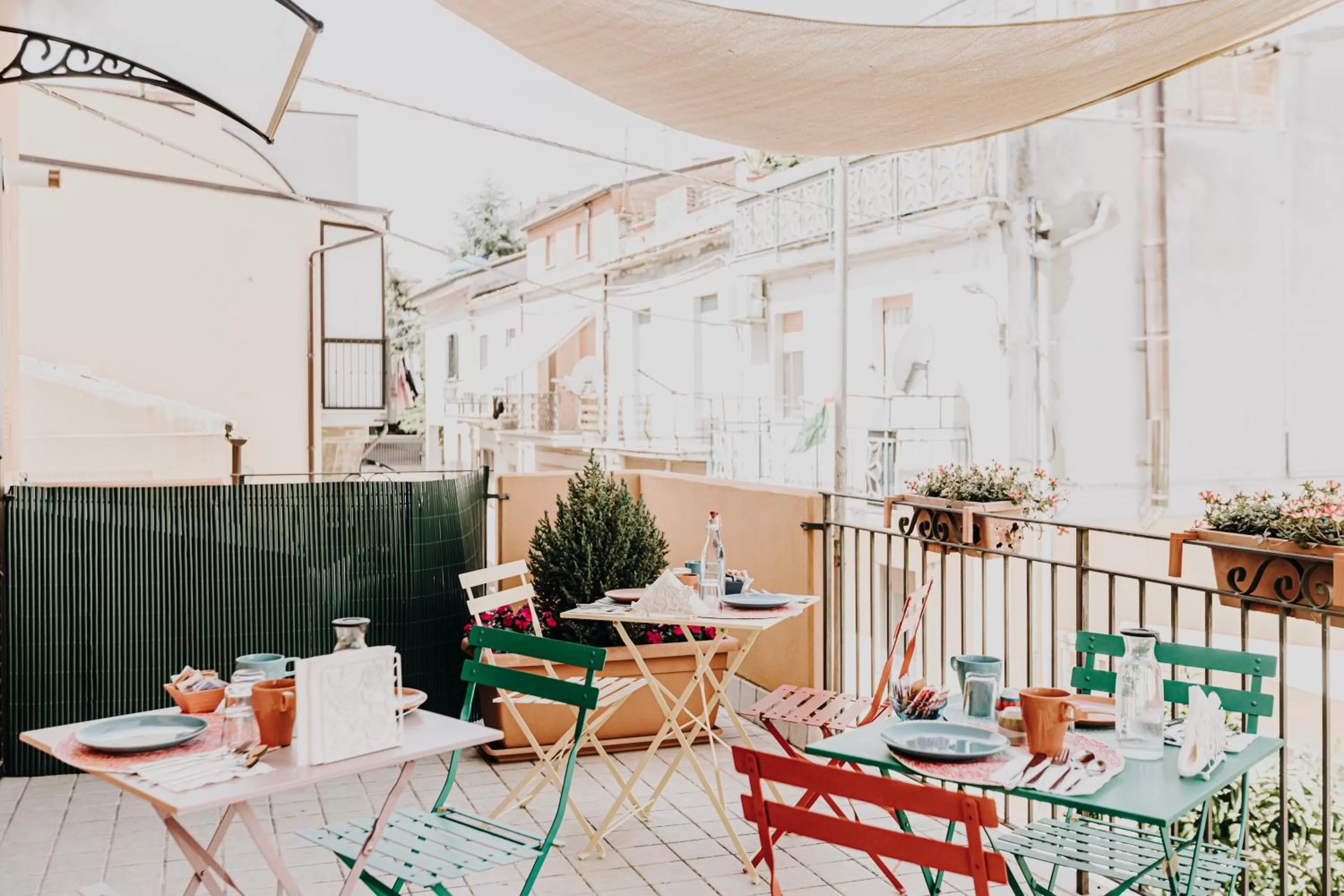 Restaurant/Places to Eat in B&b La Cicala