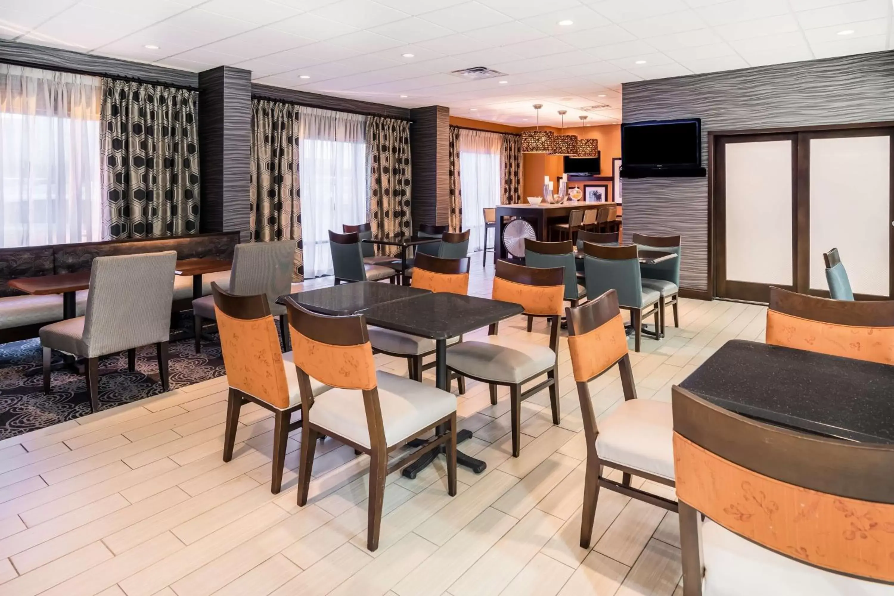 Lobby or reception, Restaurant/Places to Eat in Hampton Inn Dover