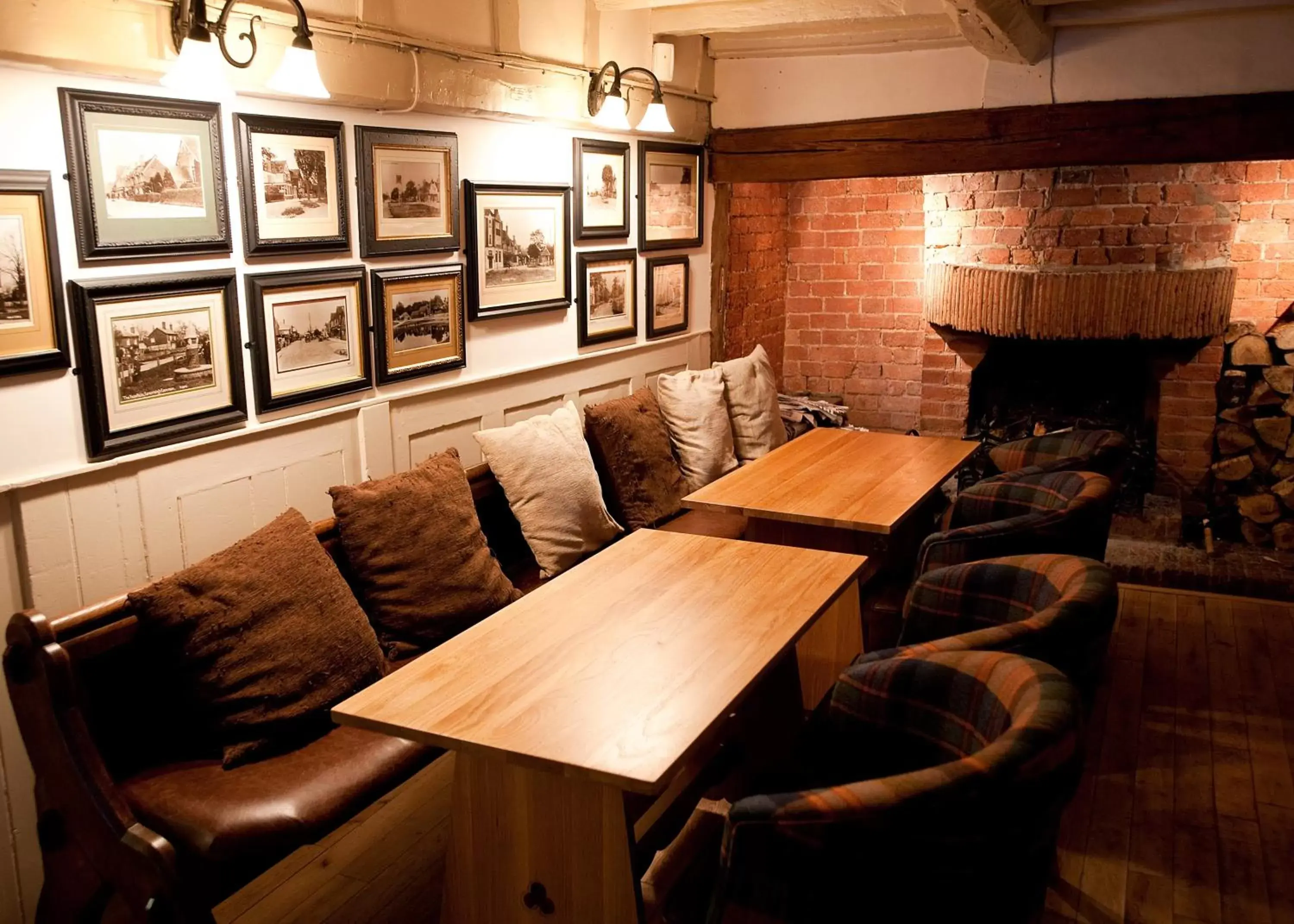Lounge or bar, Lounge/Bar in The Richard Onslow