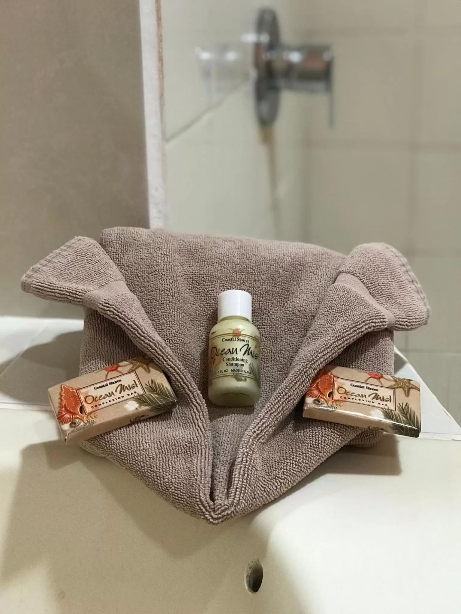 Decorative detail in Tropical Paradise Express