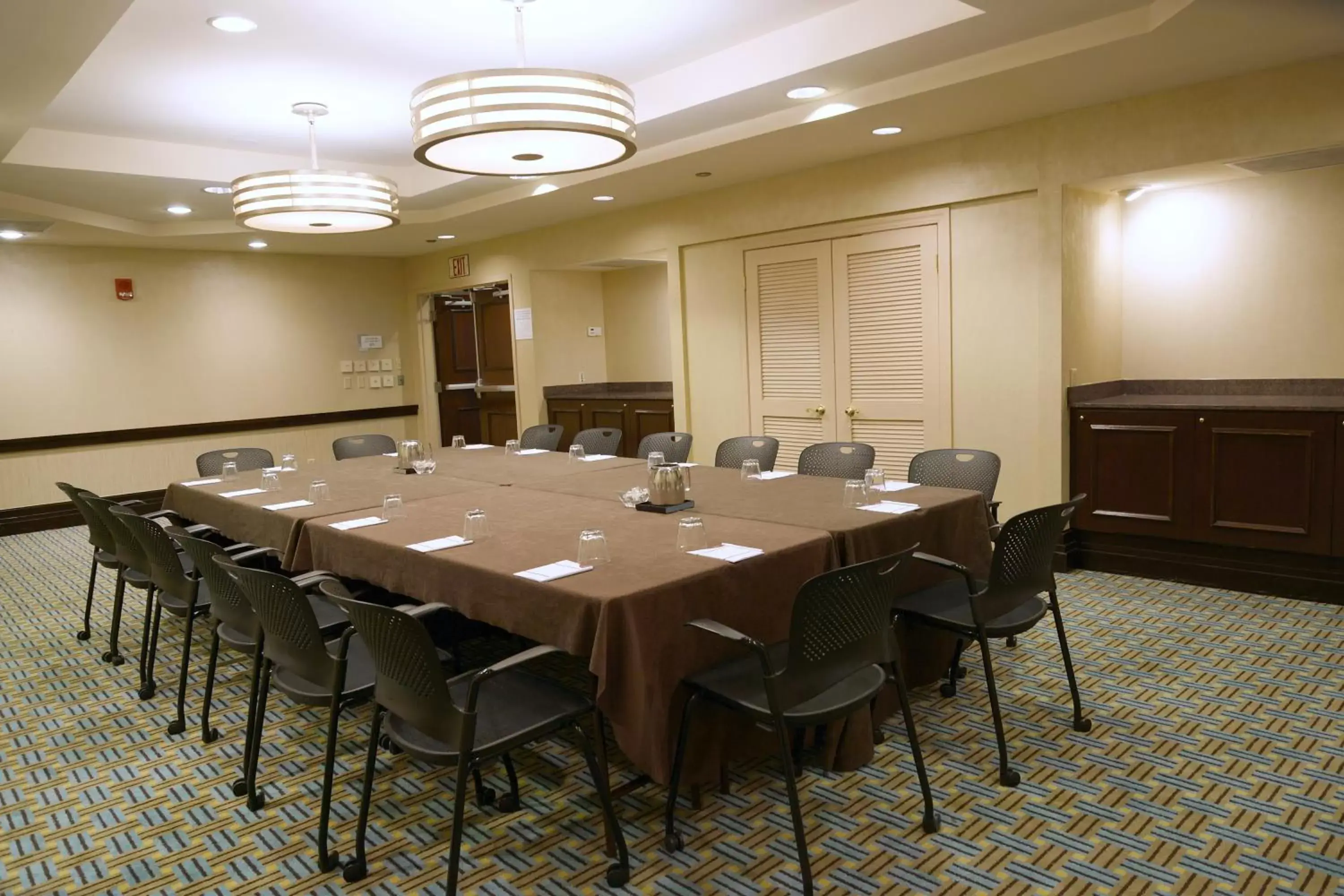 Meeting/conference room in Crowne Plaza Hotel St. Louis Airport, an IHG Hotel