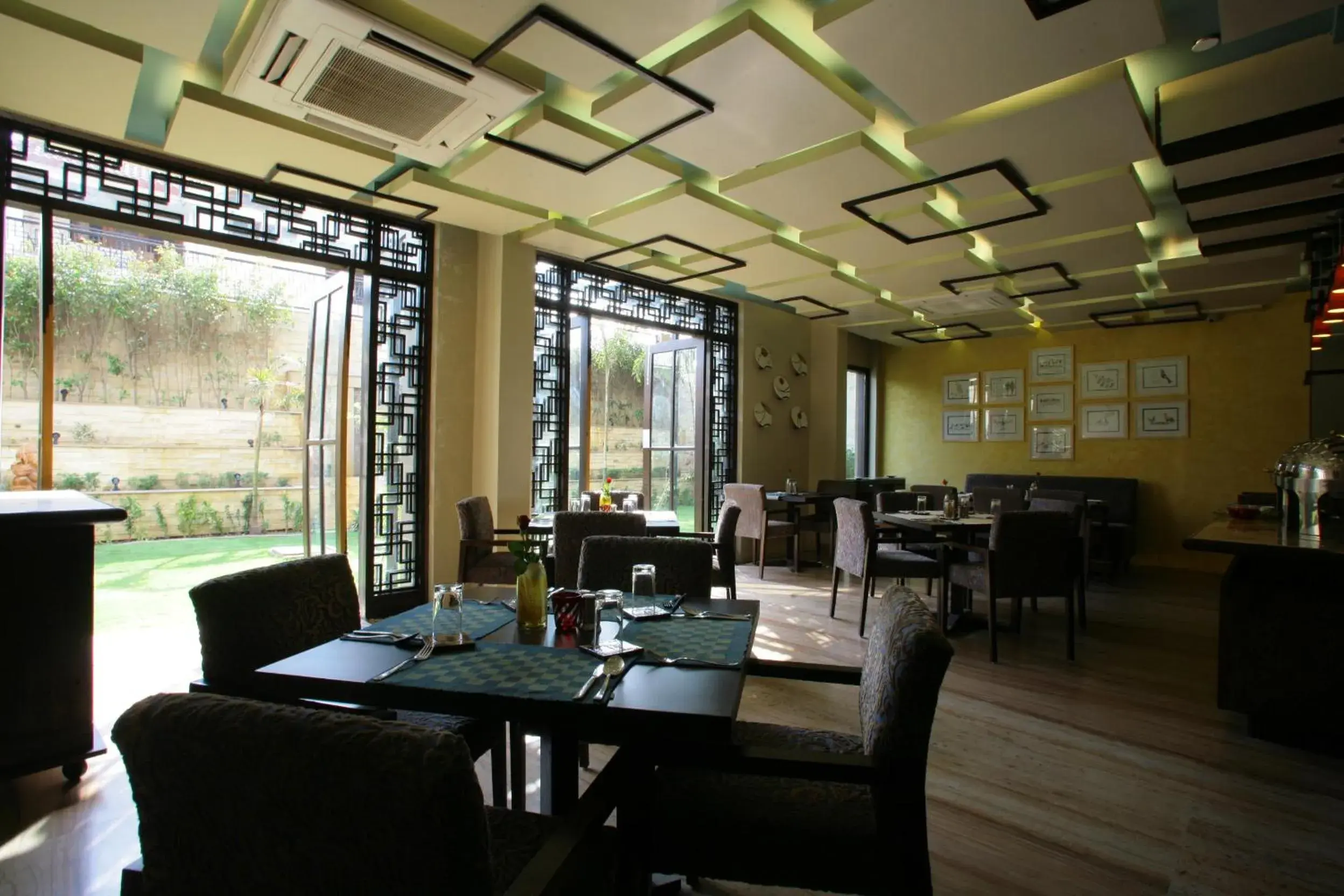 Restaurant/Places to Eat in juSTa Gurgaon