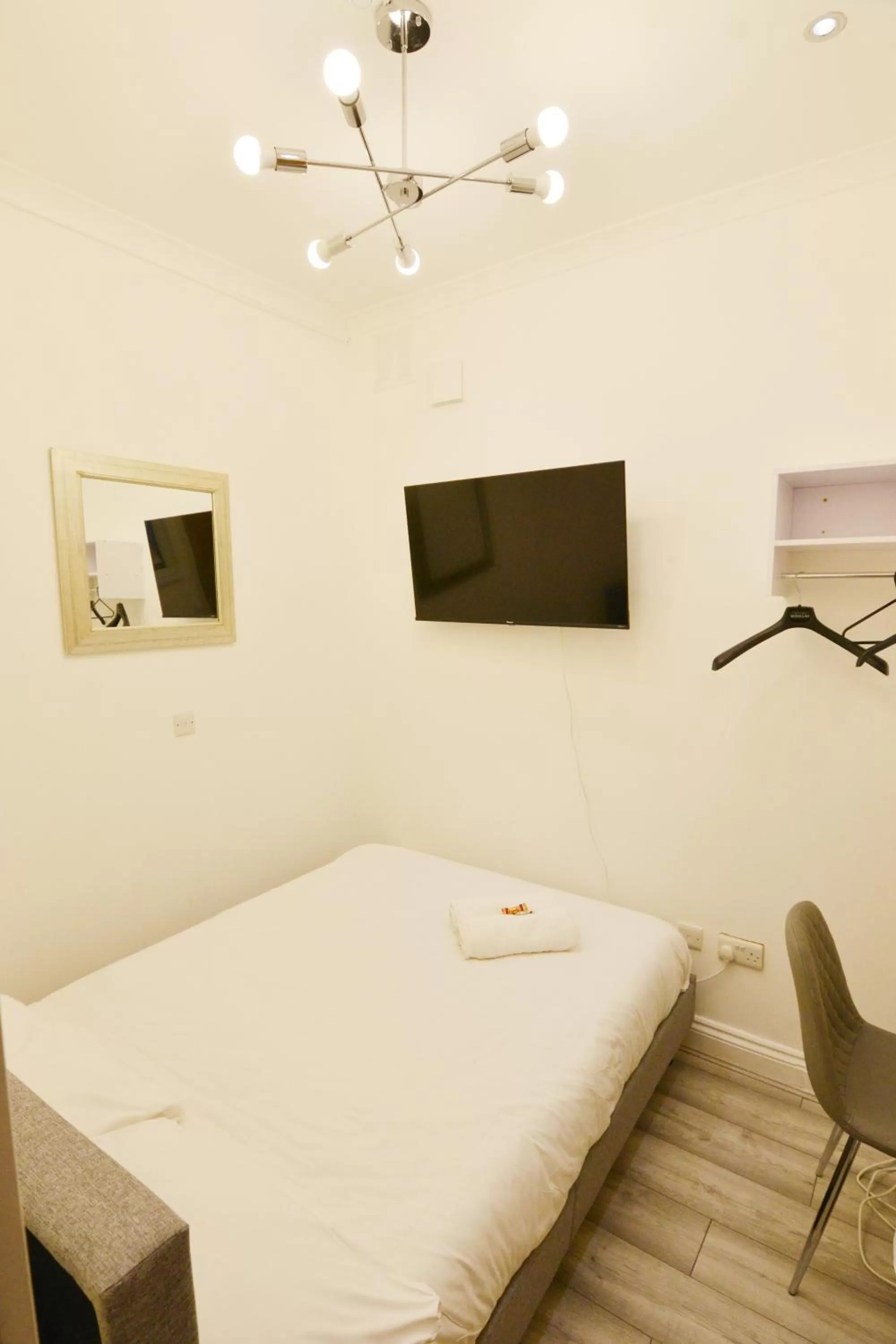 Bed in Anchor Guest House