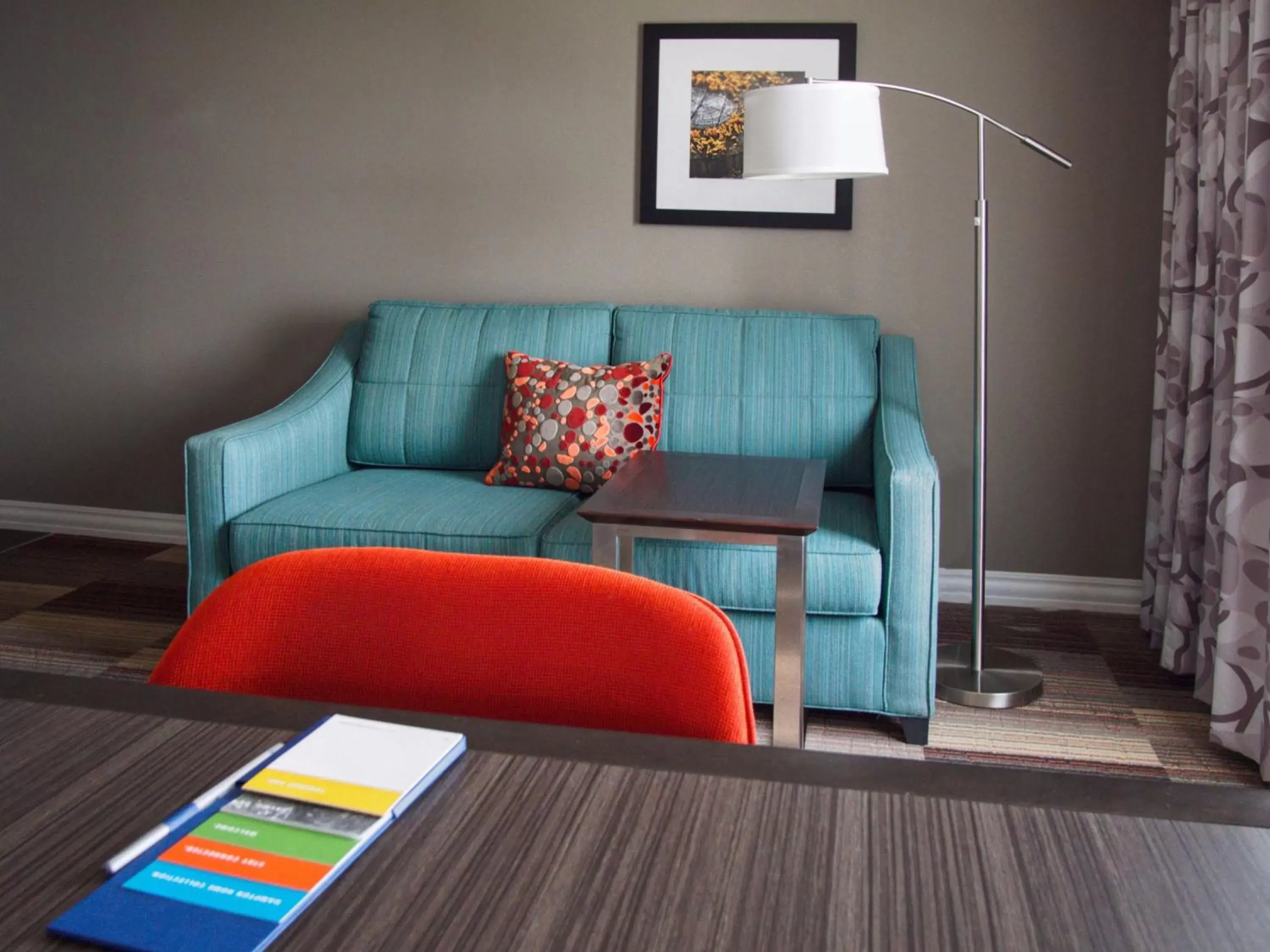 Bedroom, Seating Area in Hampton Inn & Suites-Moore