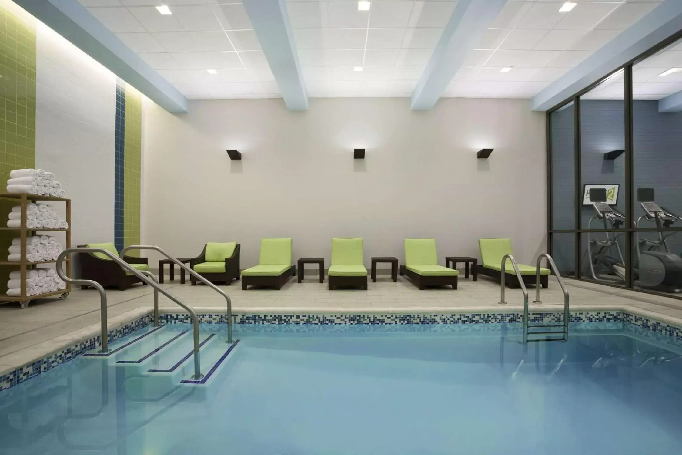 Pool view, Swimming Pool in Home2 Suites by Hilton Philadelphia Convention Center