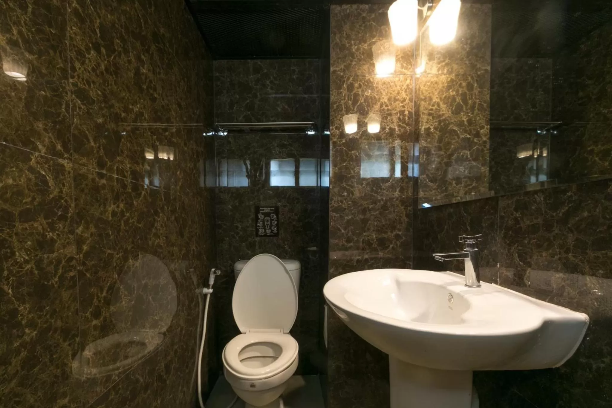 Bathroom in Sudyod Apartment