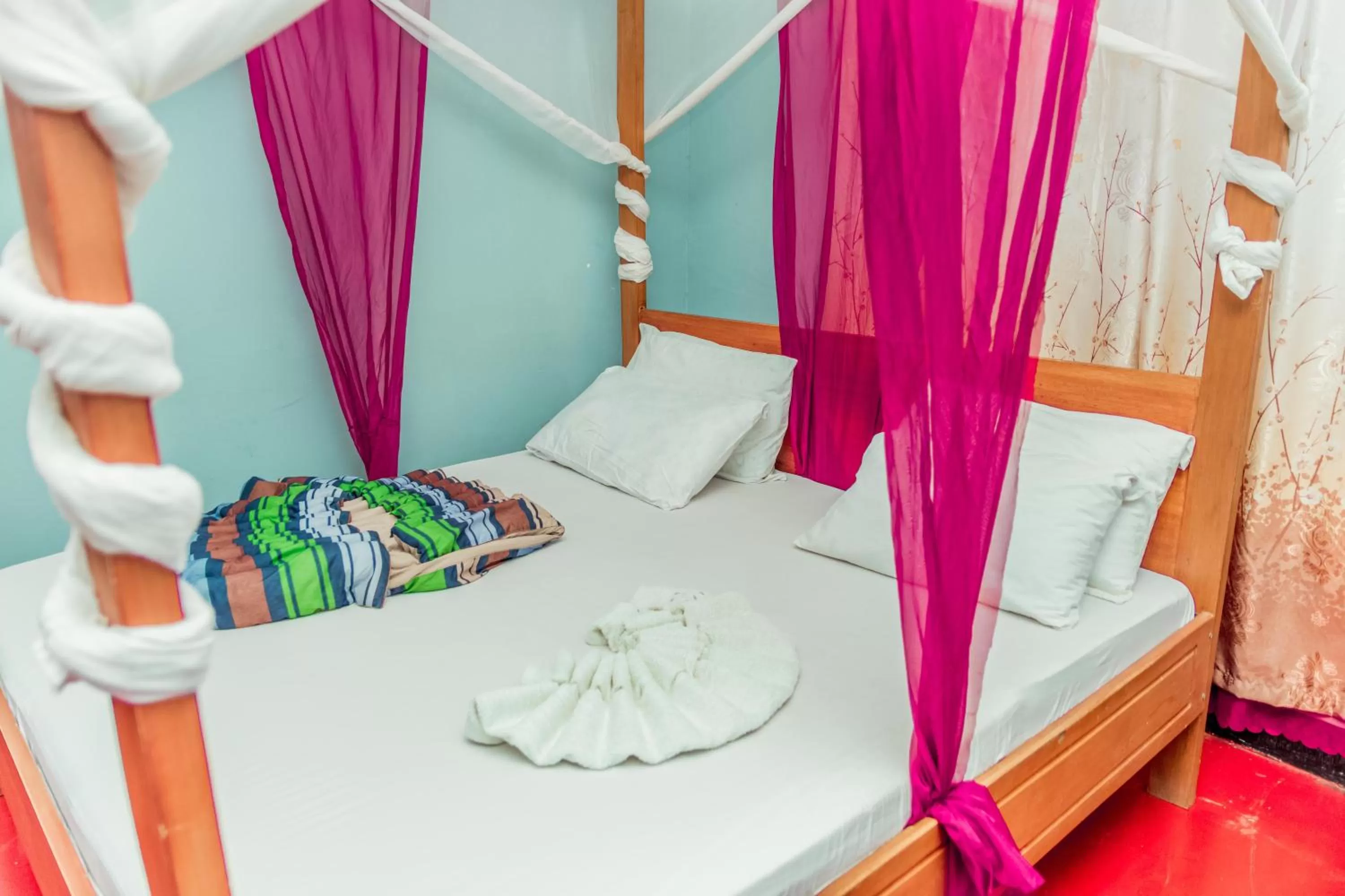 Bed in Royal Wonders Hotel