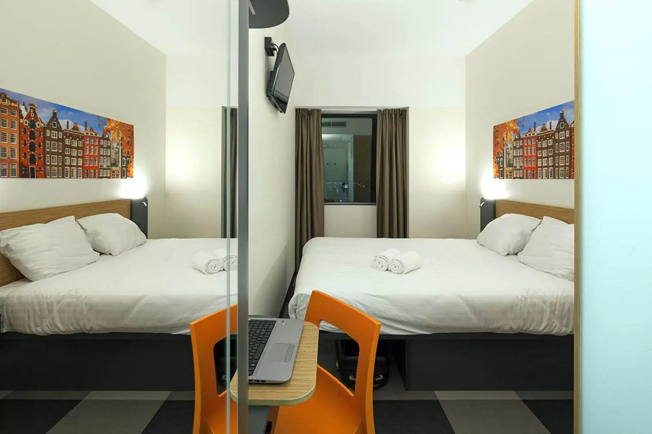 Bedroom, Bed in easyHotel Amsterdam Zaandam