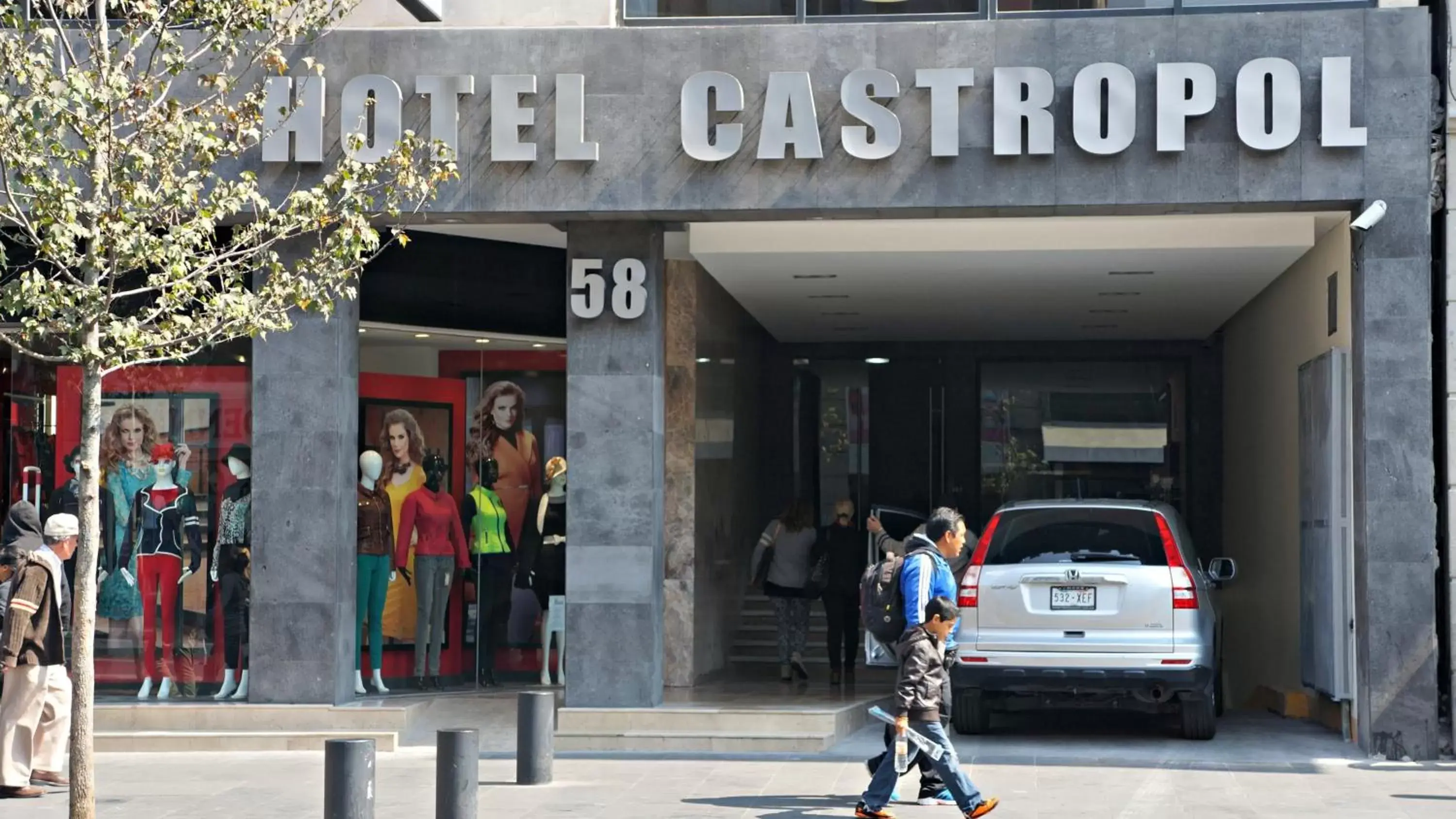 Facade/entrance in Hotel Castropol