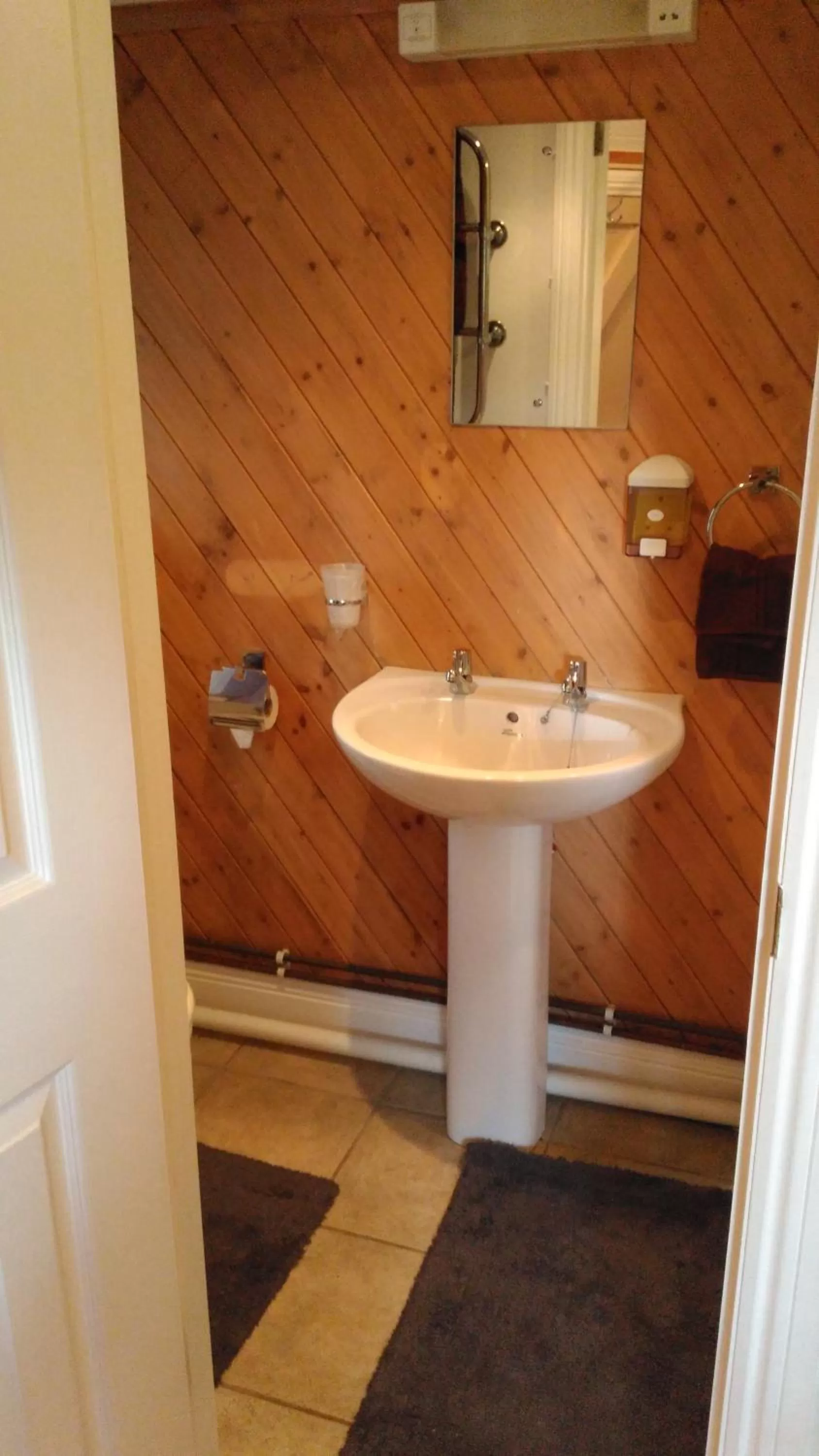 Bathroom in Otters Green