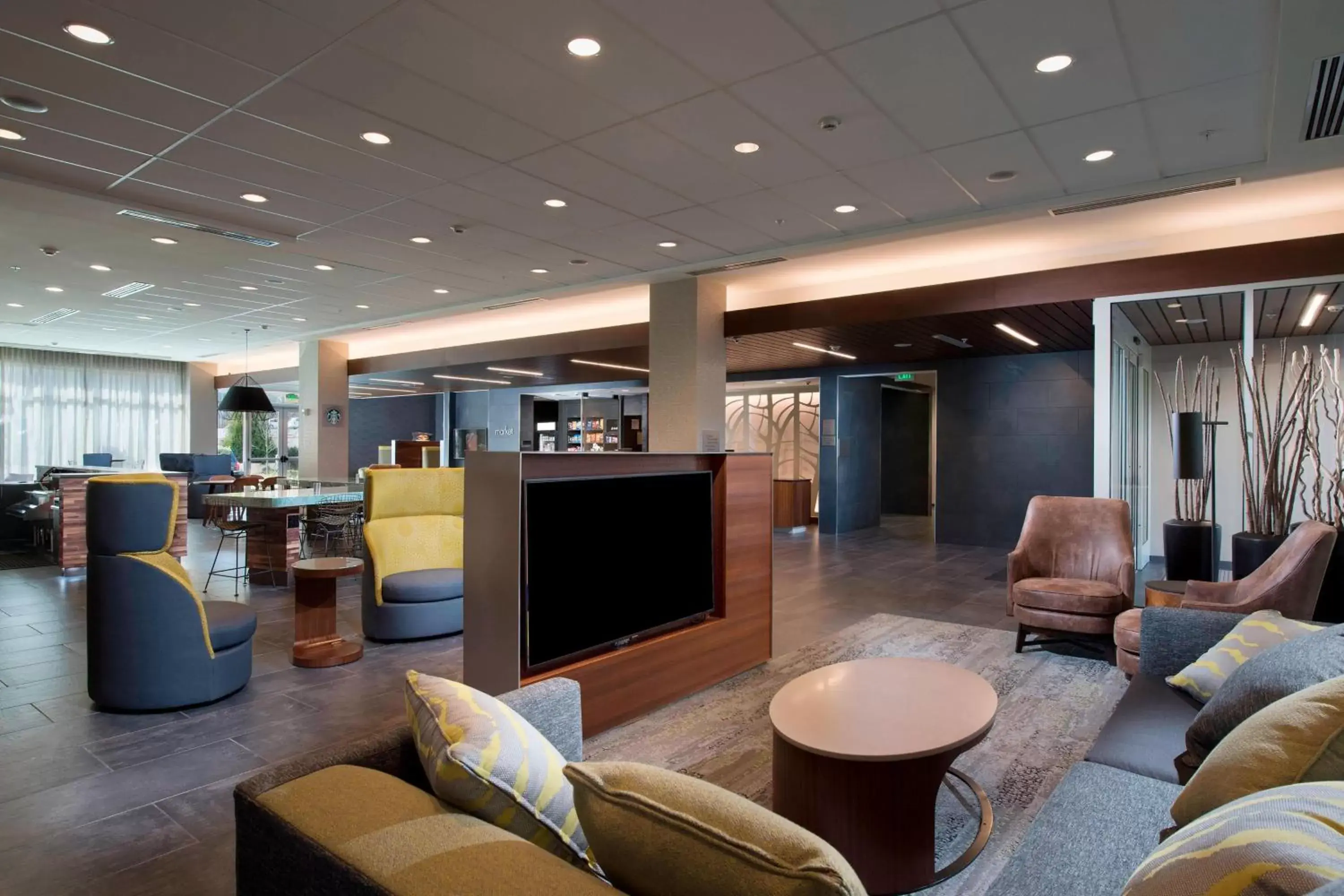 Lobby or reception, Lounge/Bar in Courtyard by Marriott Atlanta Alpharetta/Avalon Area