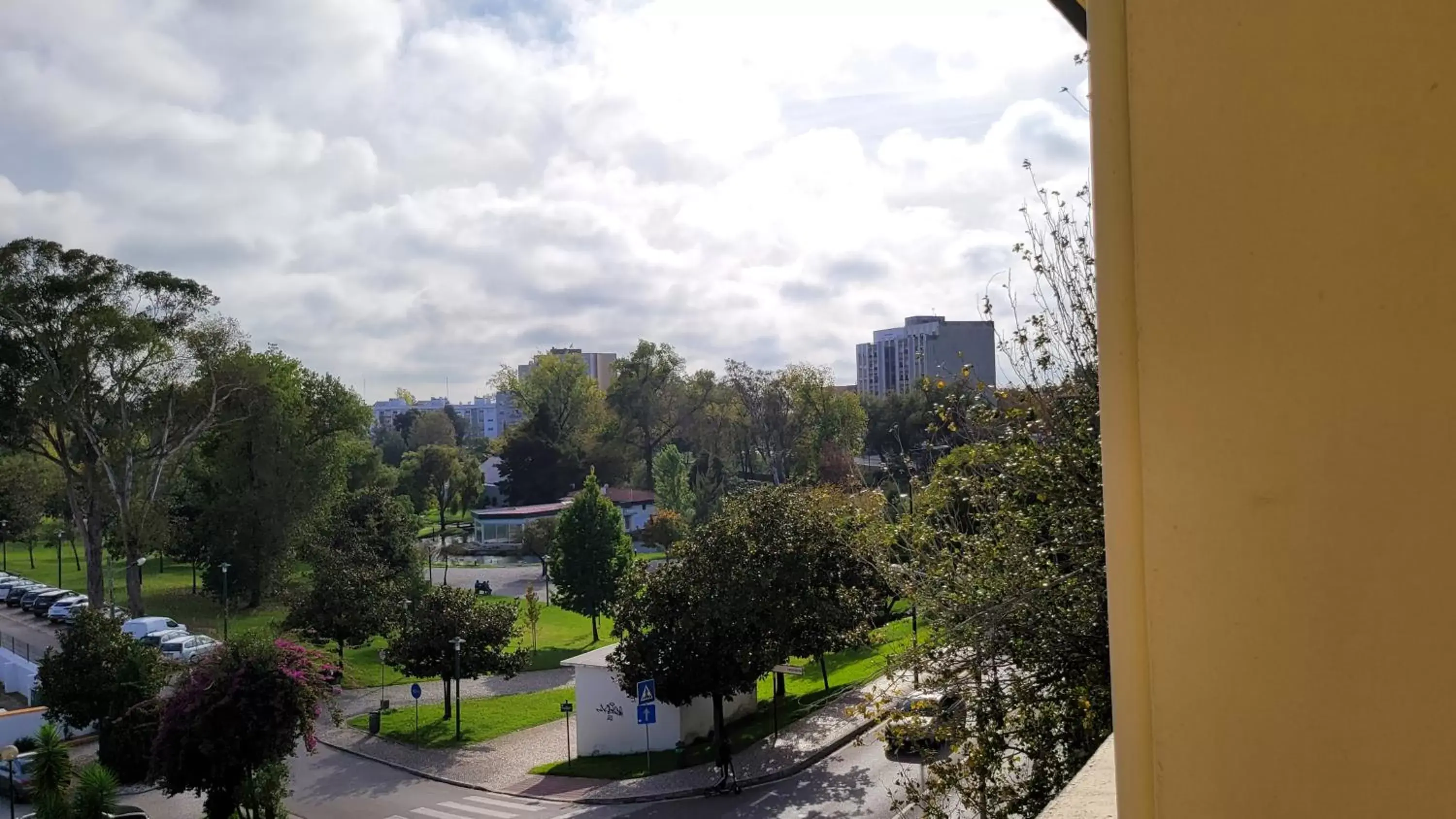 Garden view in Residencia Paris