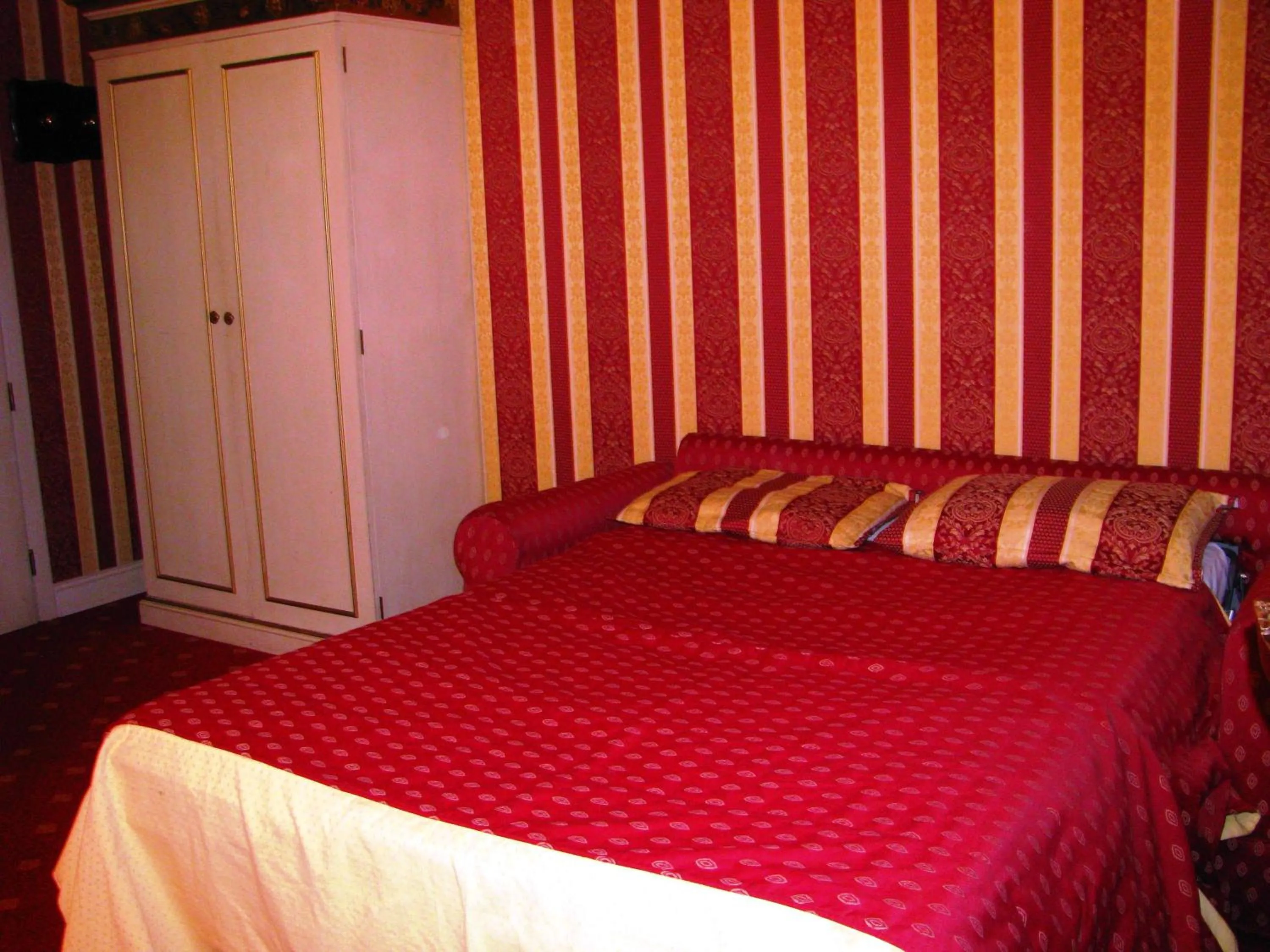 Bed in Hotel Belle Epoque