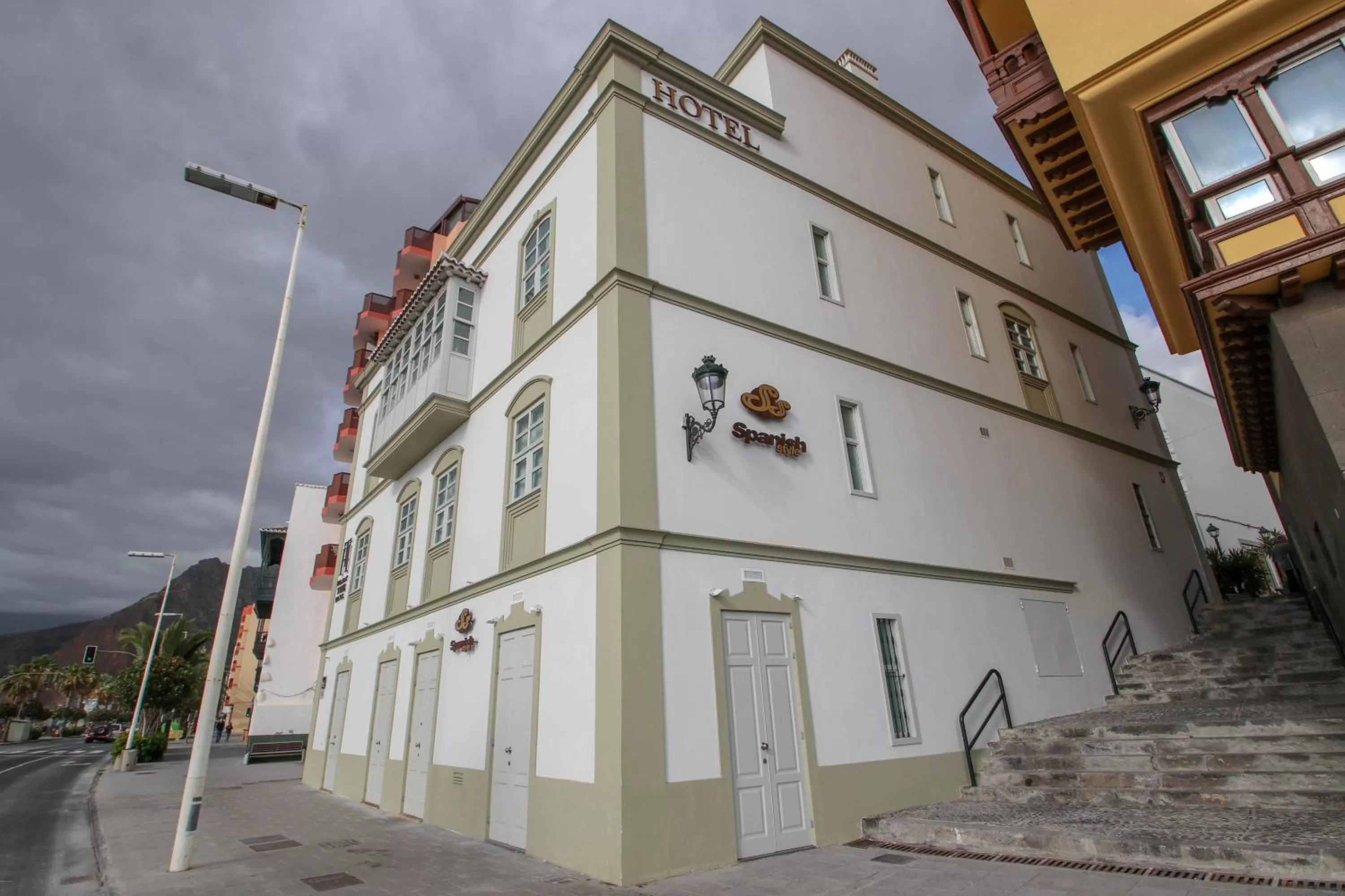 Property building in Hotel Emblemático Holiday Time