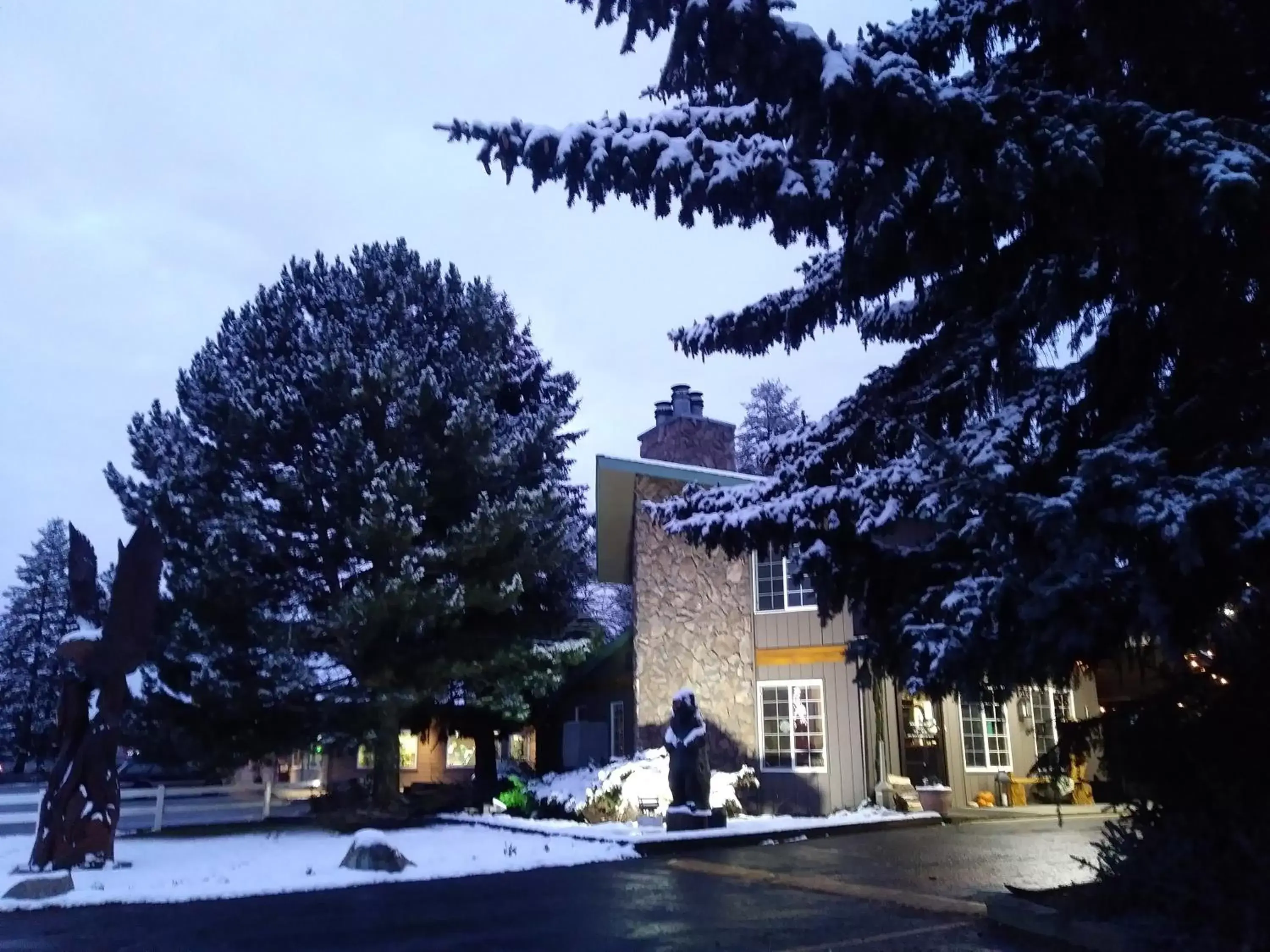 Facade/entrance, Property Building in Chalet Inn