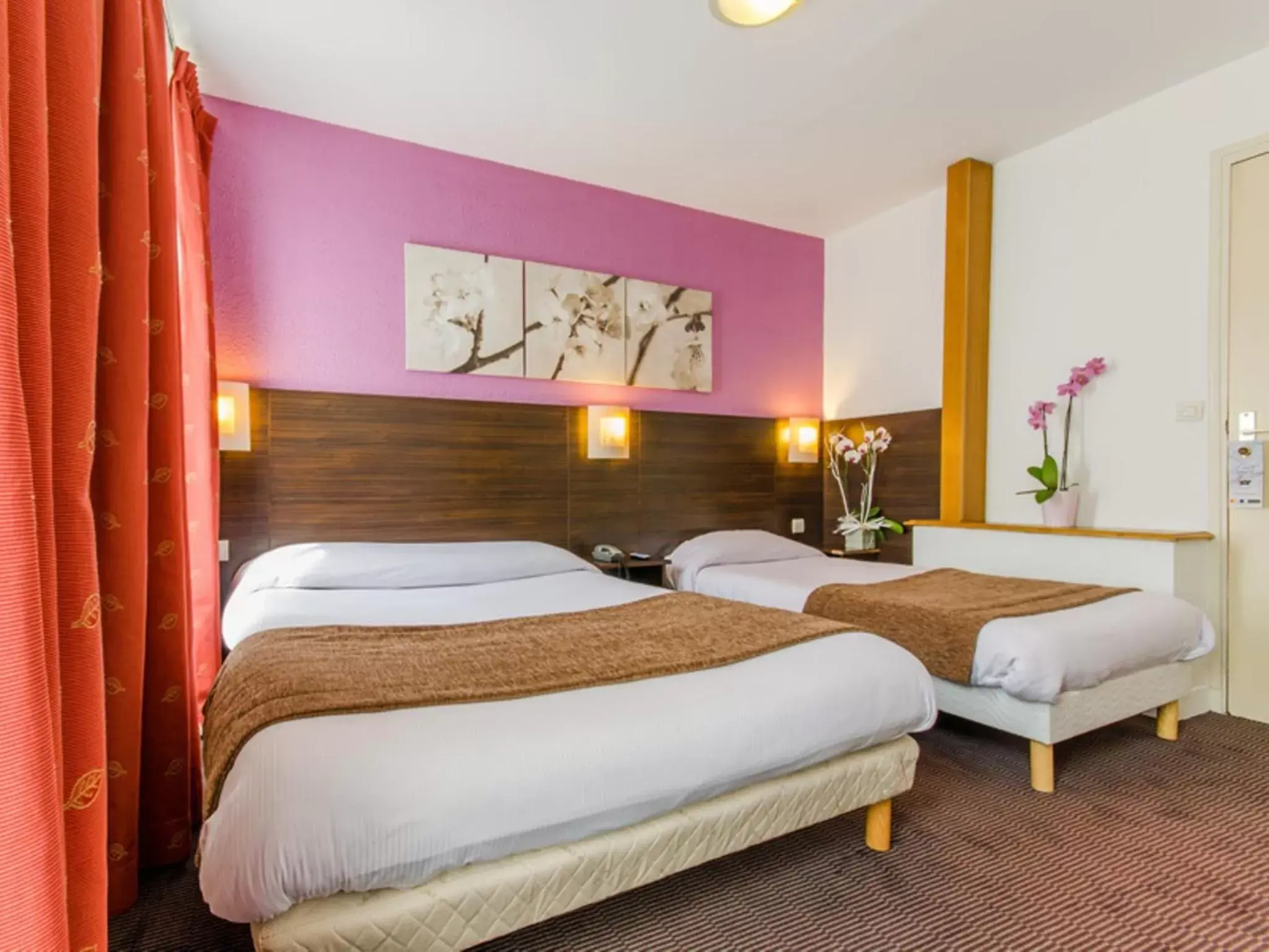 Bedroom, Bed in Hotel Arc Paris Porte d'Orléans