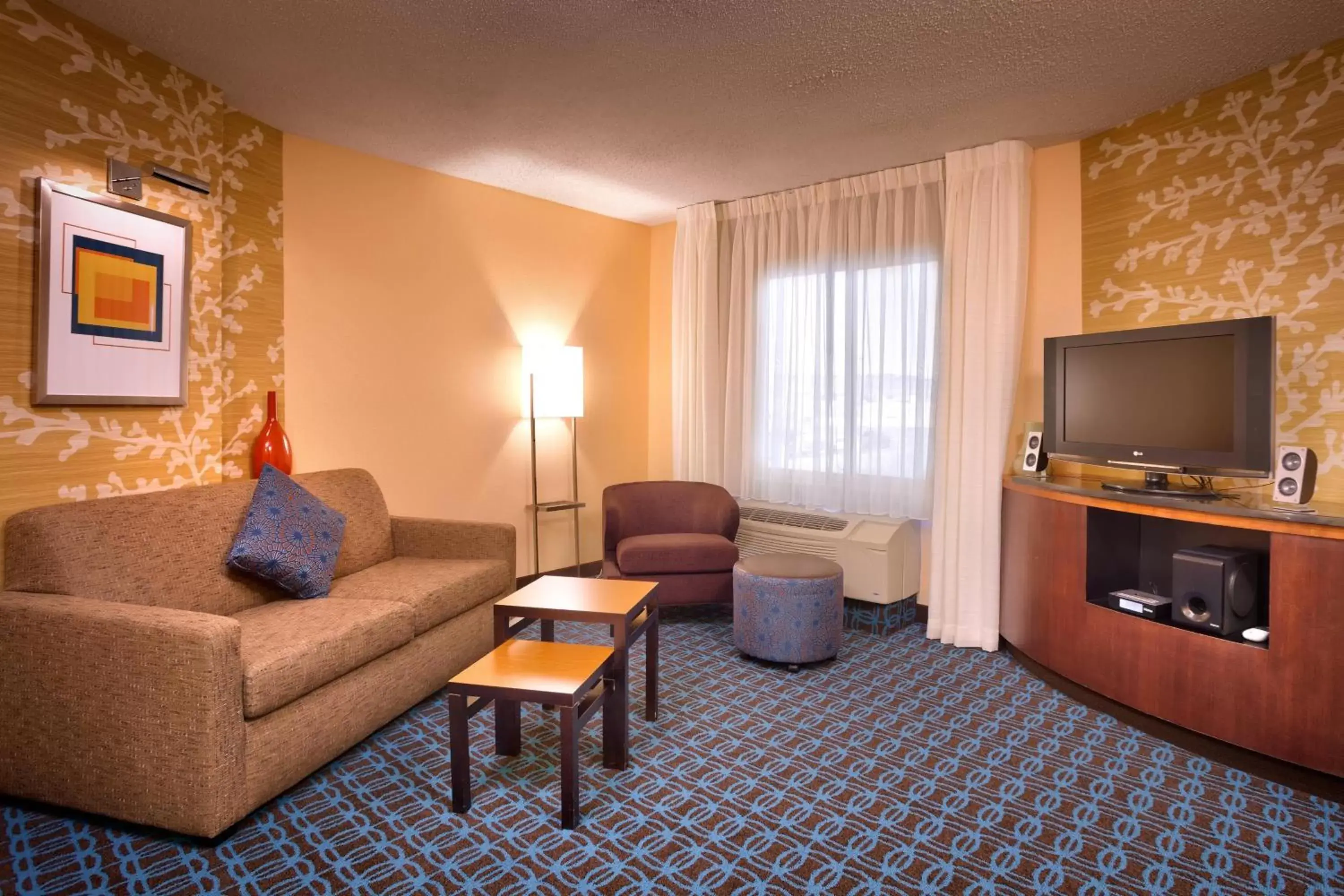 Living room, Seating Area in Fairfield Inn & Suites by Marriott Gillette