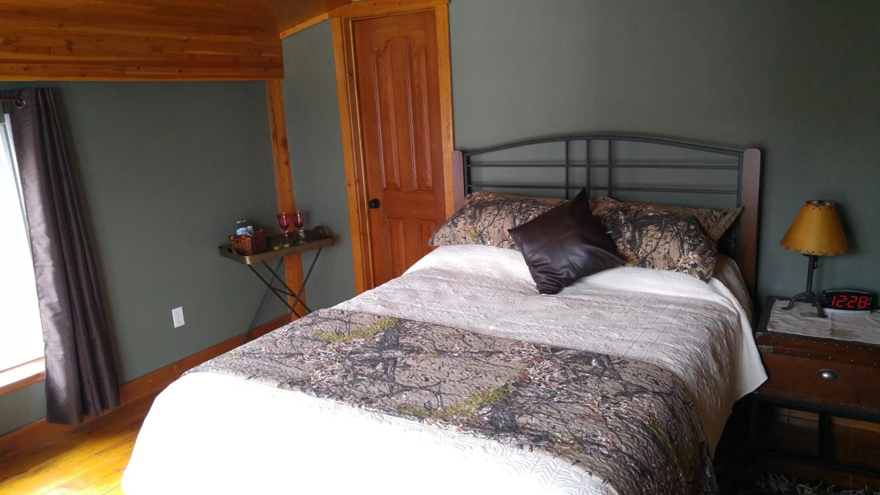 Bedroom in Strong Timbers BnB