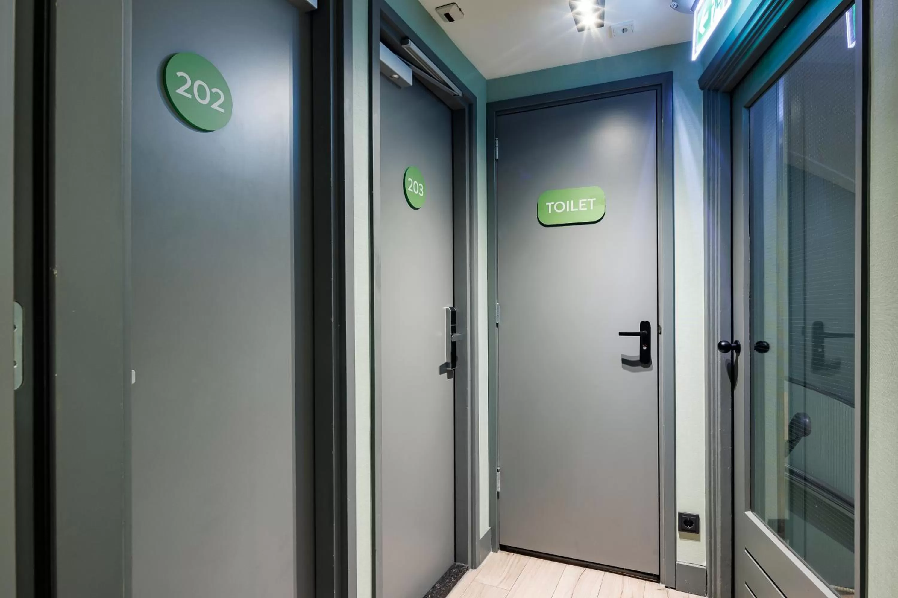 Toilet in Ciao Papa Hotel Amsterdam Central Station