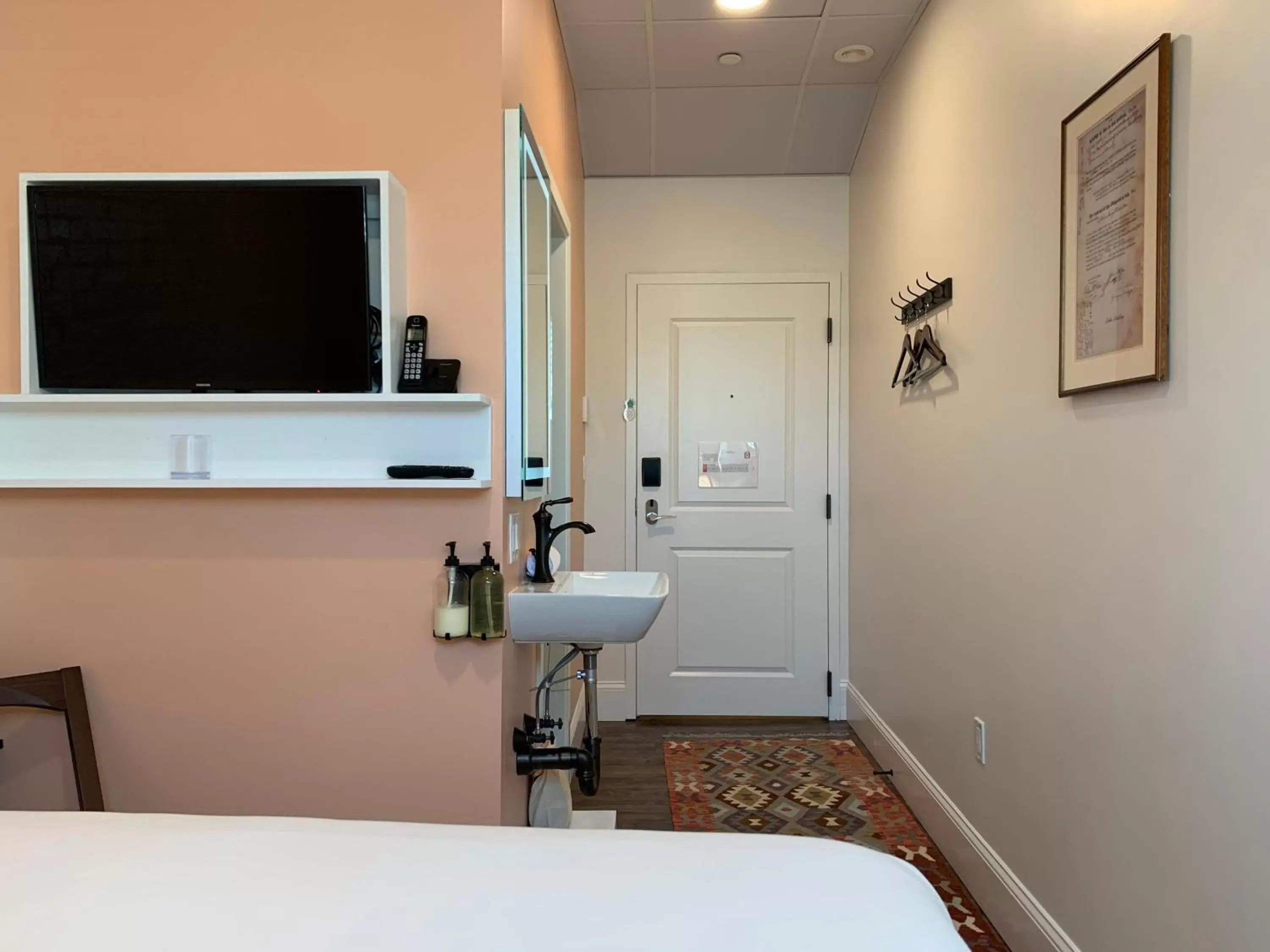 Bed in The Cabot Lodge Bed in The Cabot Lodge