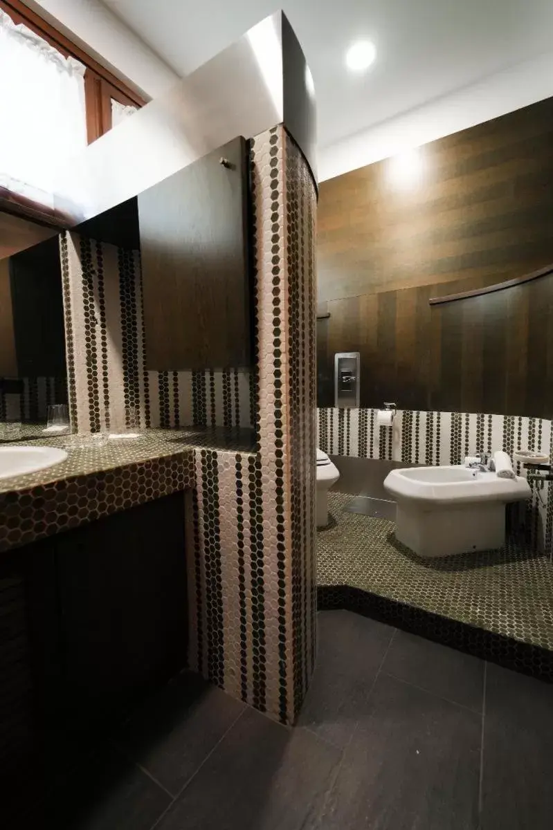 Bathroom in paradise suite