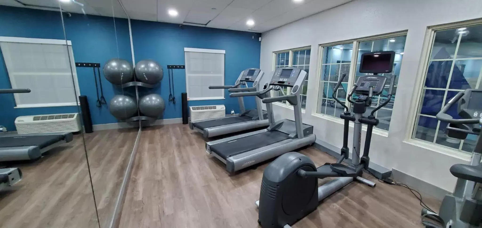 Fitness centre/facilities, Fitness Center/Facilities in Holiday Inn Express & Suites Williamsburg, an IHG Hotel