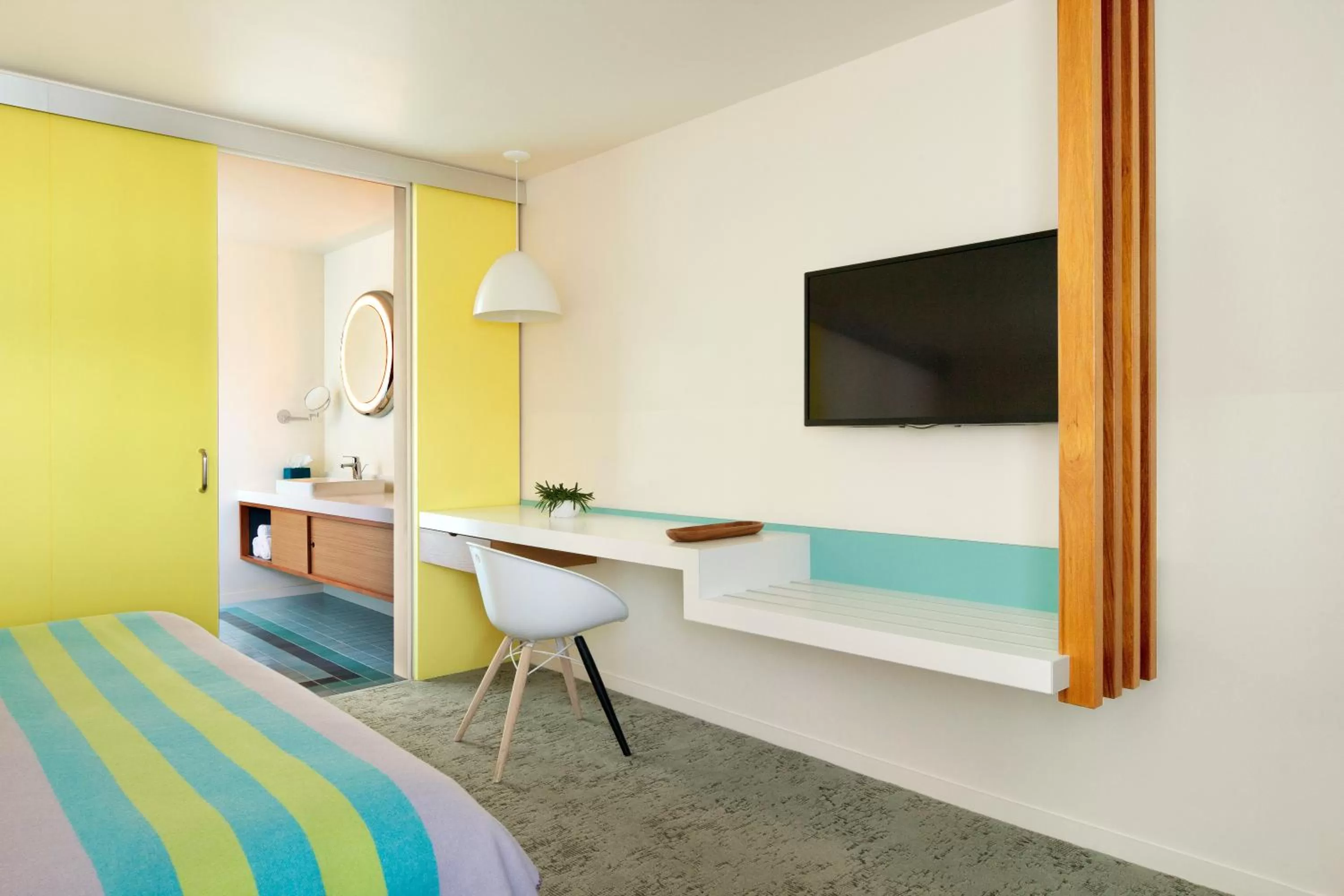 Photo of the whole room, Bed in The Beverly Laurel Hotel at West Hollywood