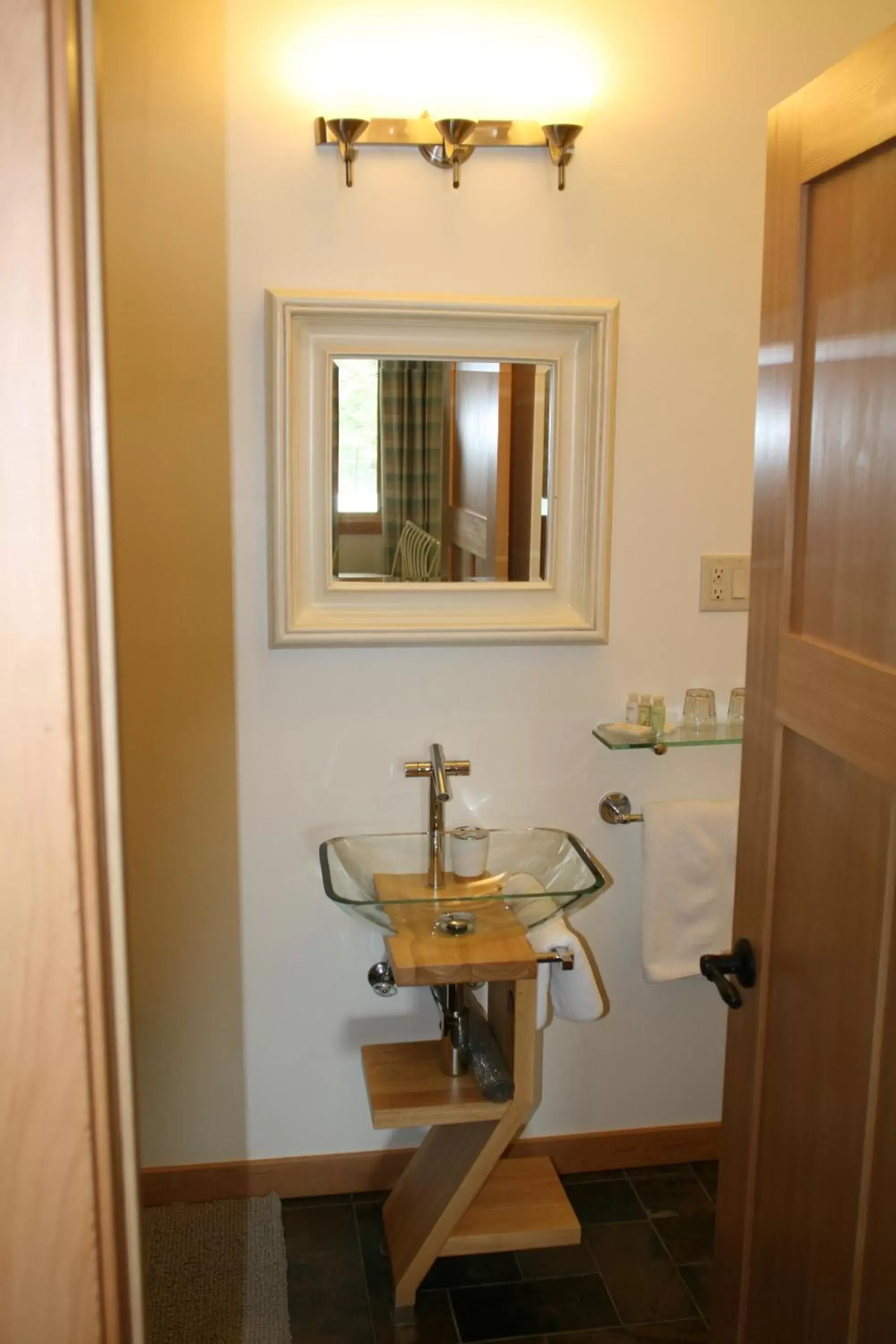 Bathroom in Canyon Ridge Lodge