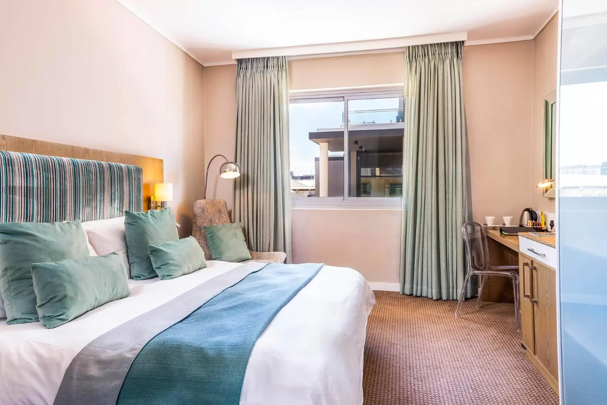 Bedroom, Bed in aha Harbour Bridge Hotel & Suites