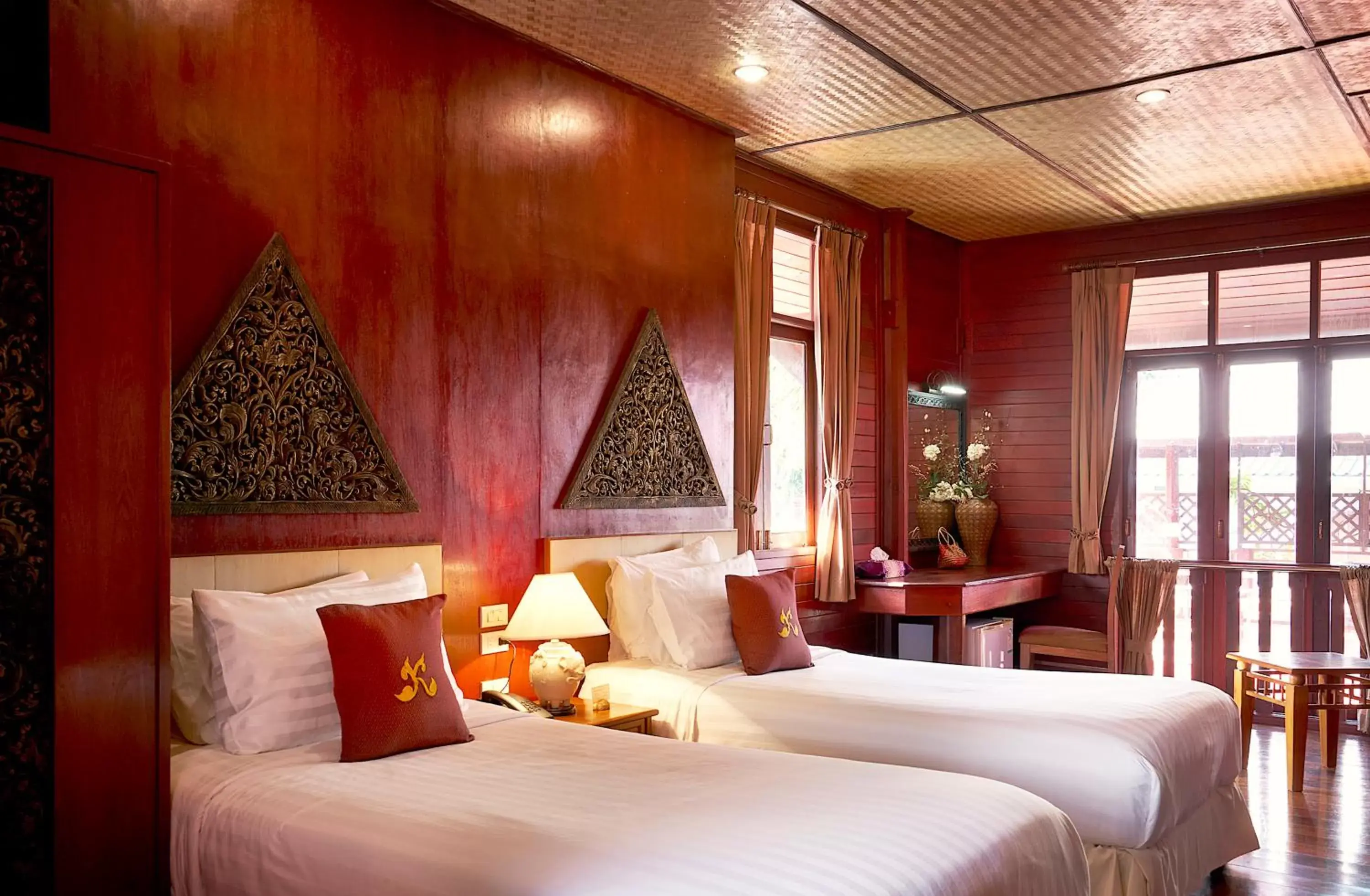 Property building, Bed in Ruenkanok Thaihouse Resort Property building, Bed in Ruenkanok Thaihouse Resort