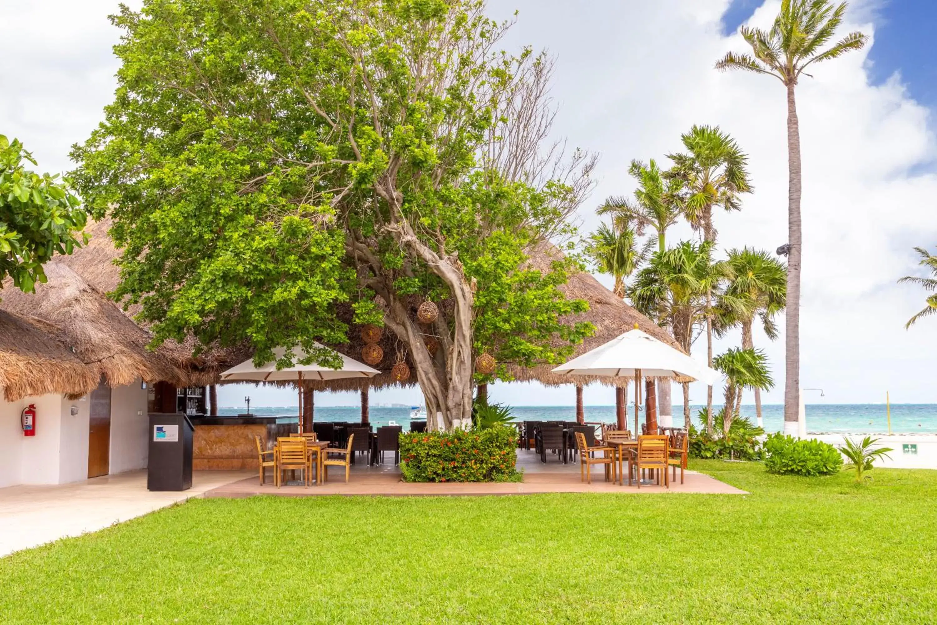 Restaurant/places to eat in Beachscape Kin Ha Villas & Suites