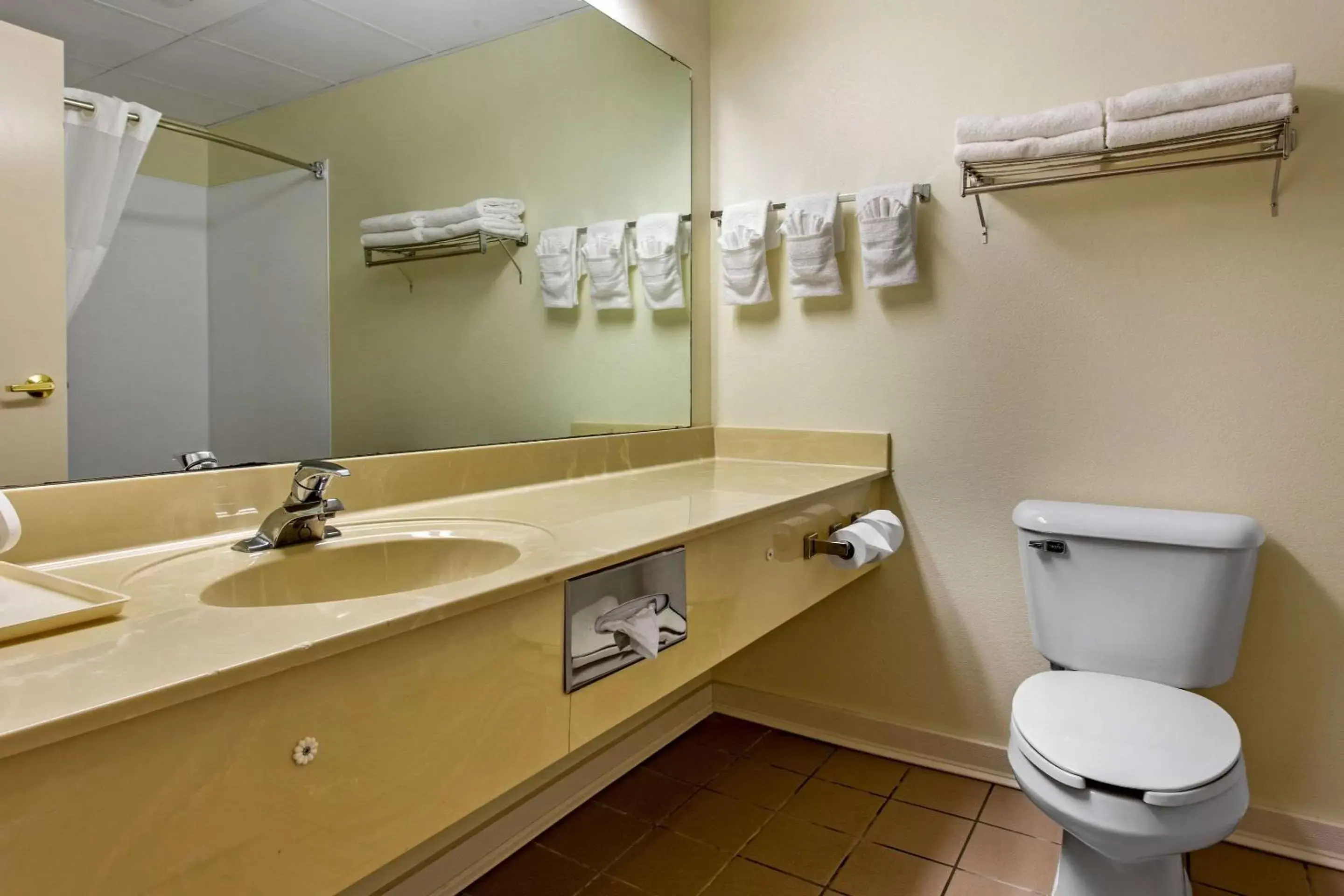 Bathroom in Quality Inn Surfside Myrtle Beach