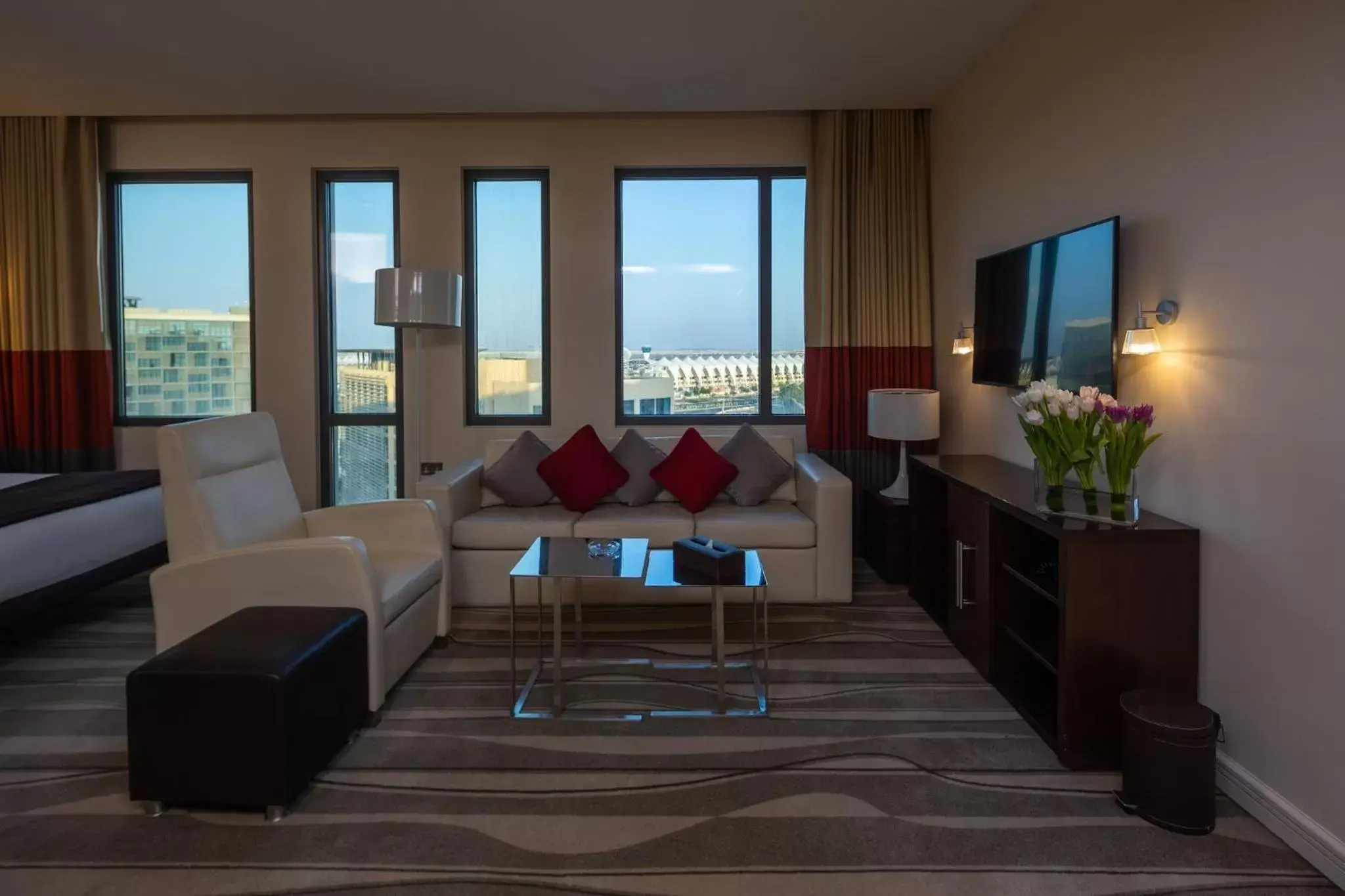 Photo of the whole room, Seating Area in Staybridge Suites Yas Island Abu Dhabi, an IHG Hotel