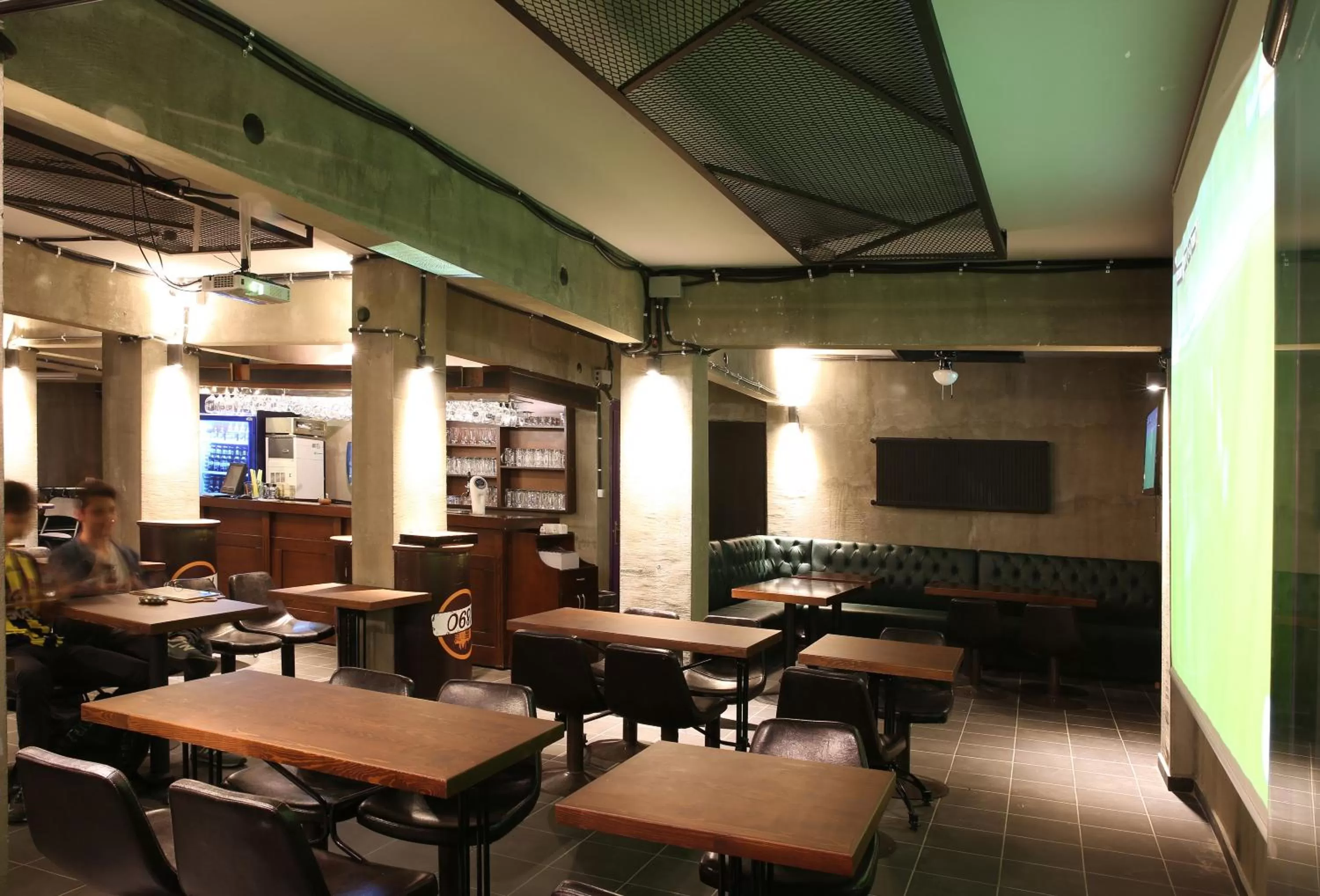 Restaurant/places to eat in Kuzen Otel