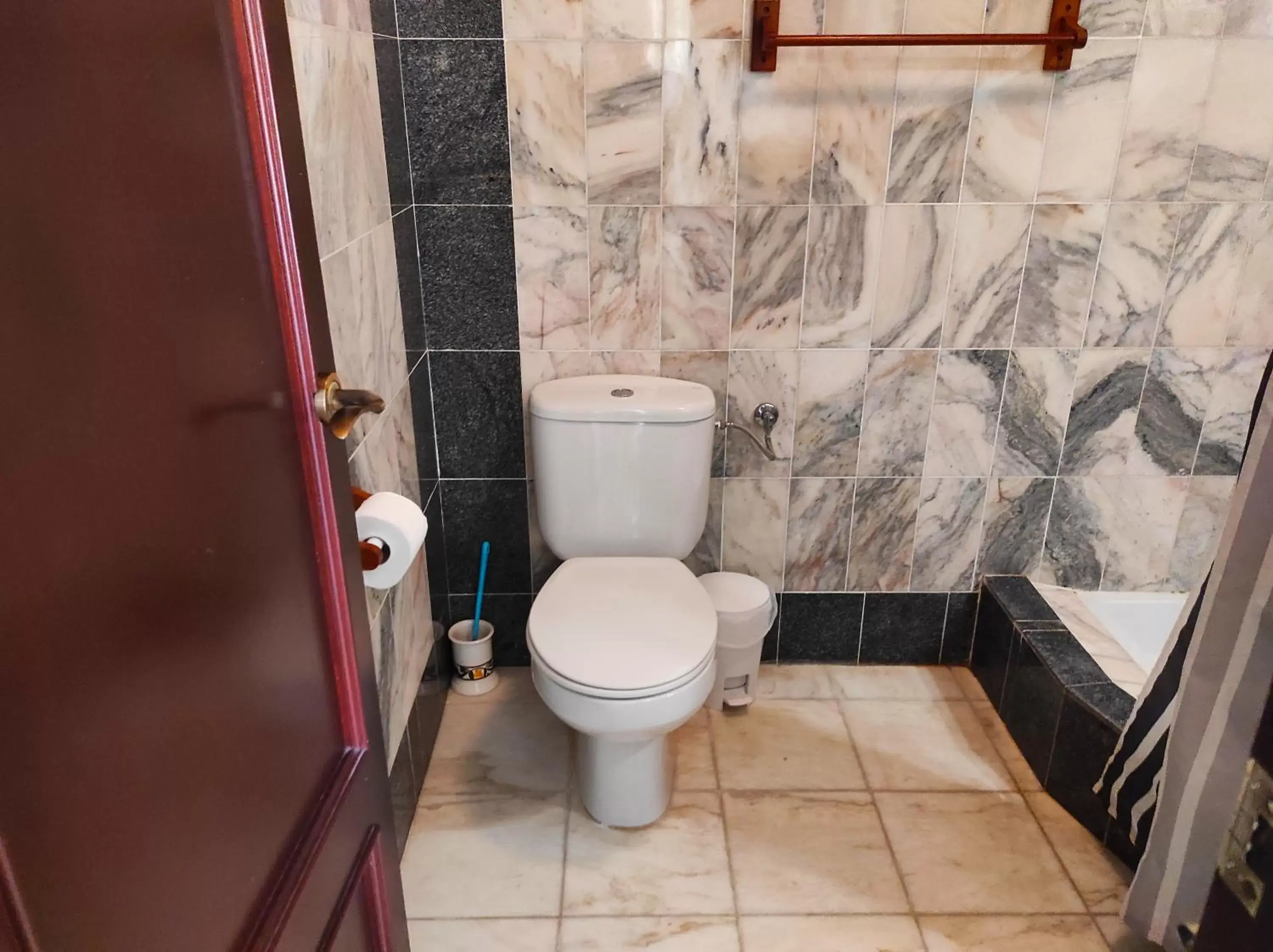 Bathroom in Apartamentos Gaudi Style