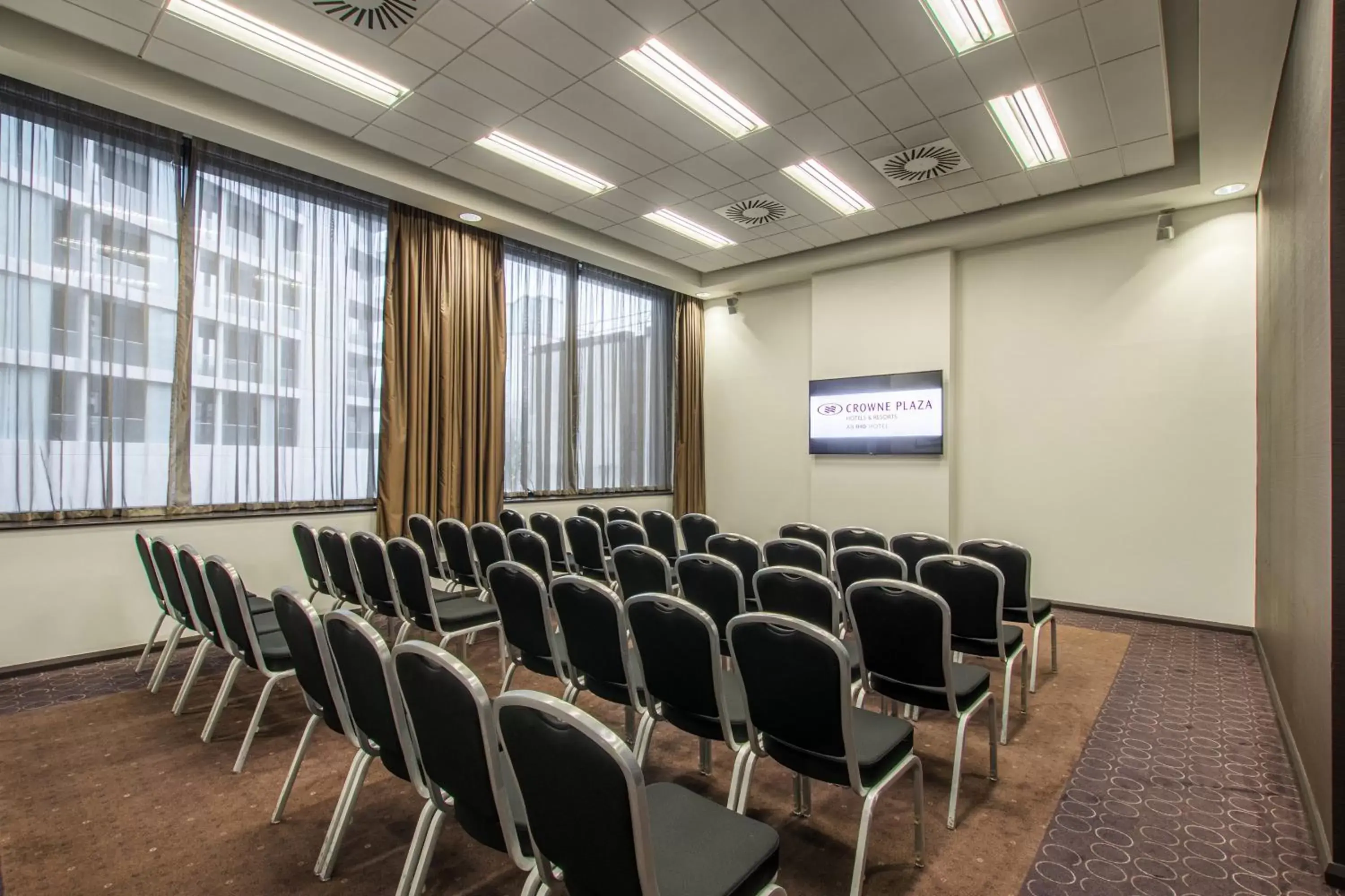 Meeting/conference room in Crowne Plaza Birmingham City, an IHG Hotel