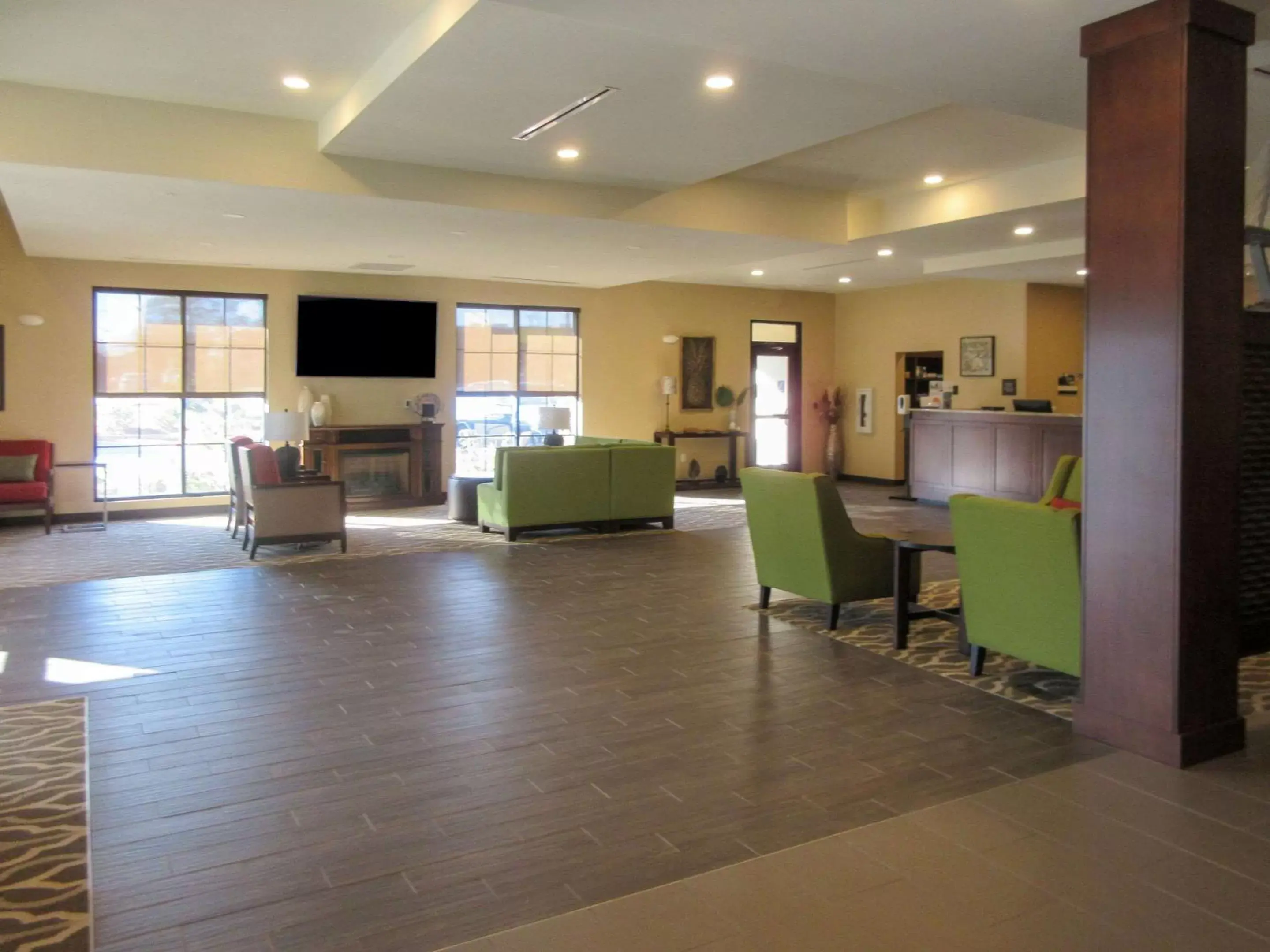Lobby or reception in Comfort Suites Summerville Lobby or reception in Comfort Suites Summerville