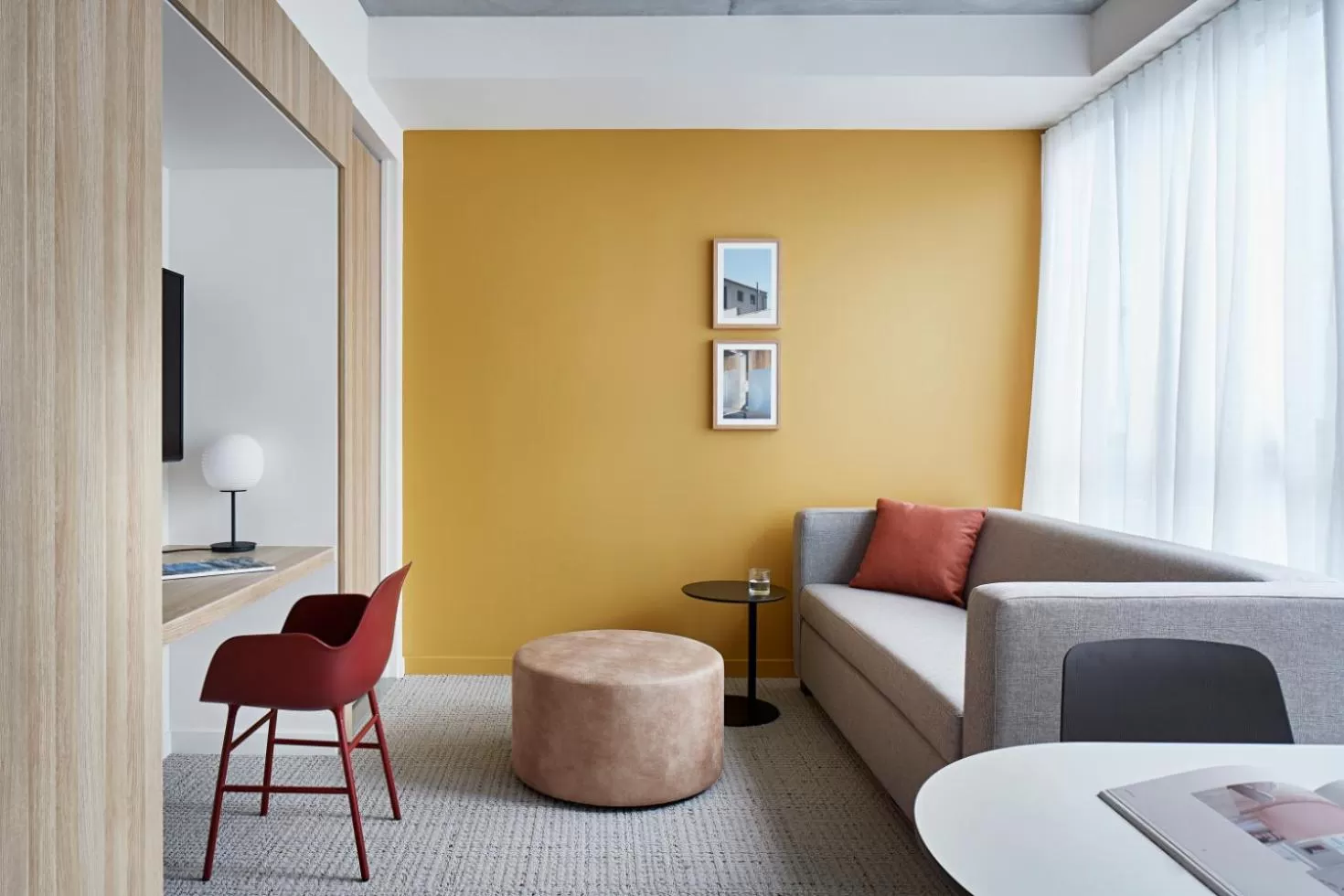 Living room in Lanbruk Richmond Hill