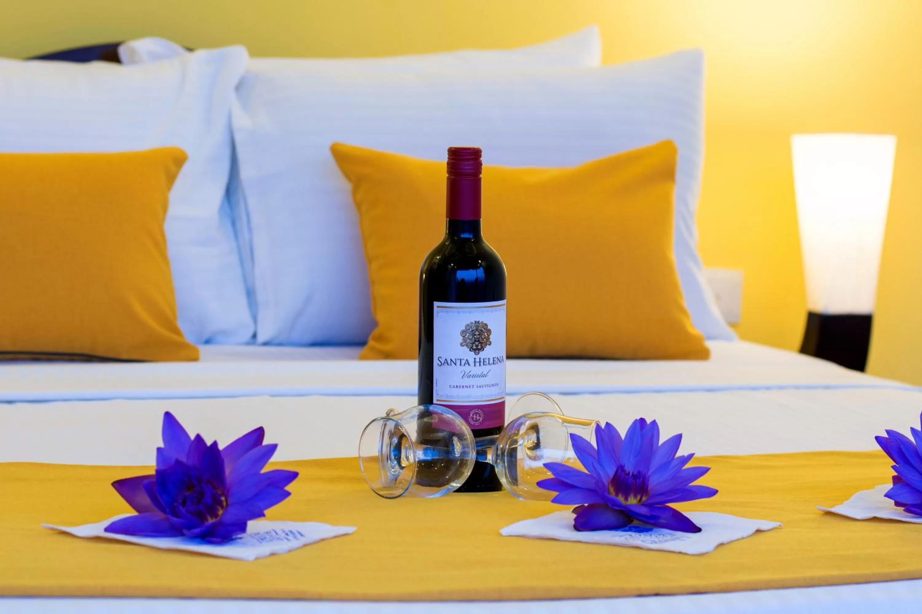 Drinks, Bed in Ceyloni Panorama Resort