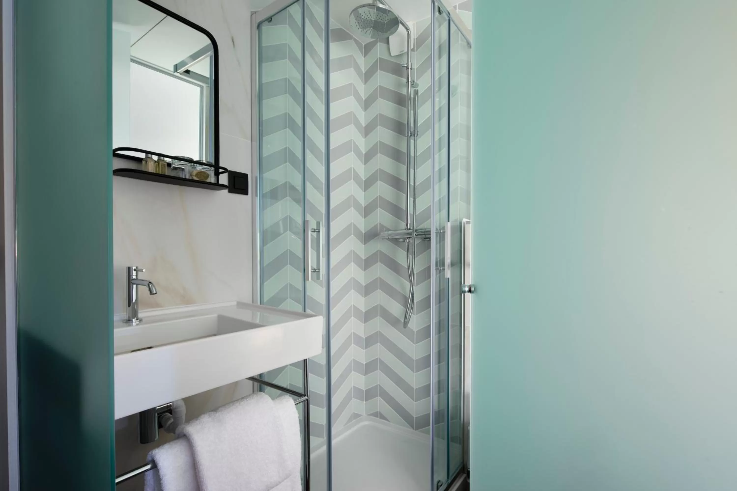 Bathroom in Hôtel Maxim Quartier Latin