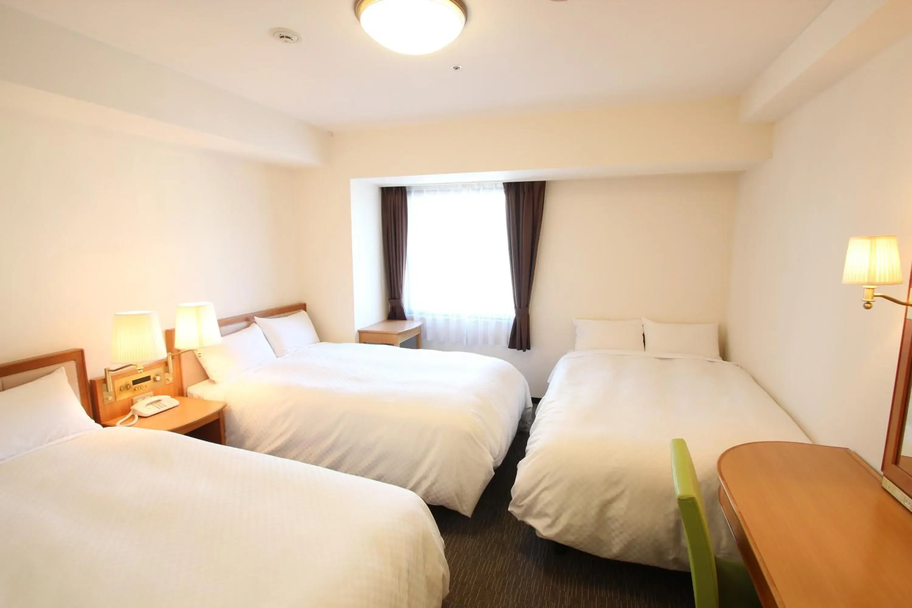 Photo of the whole room, Bed in Court Hotel Shin-Yokohama